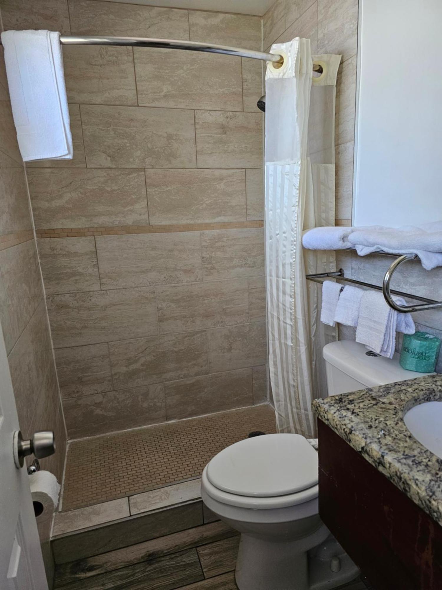 Motel Three Oaks -