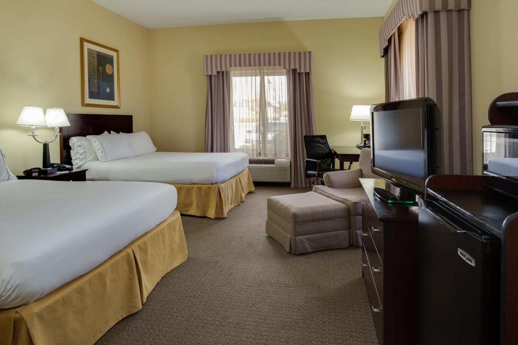 Express & By Ihg 2*
