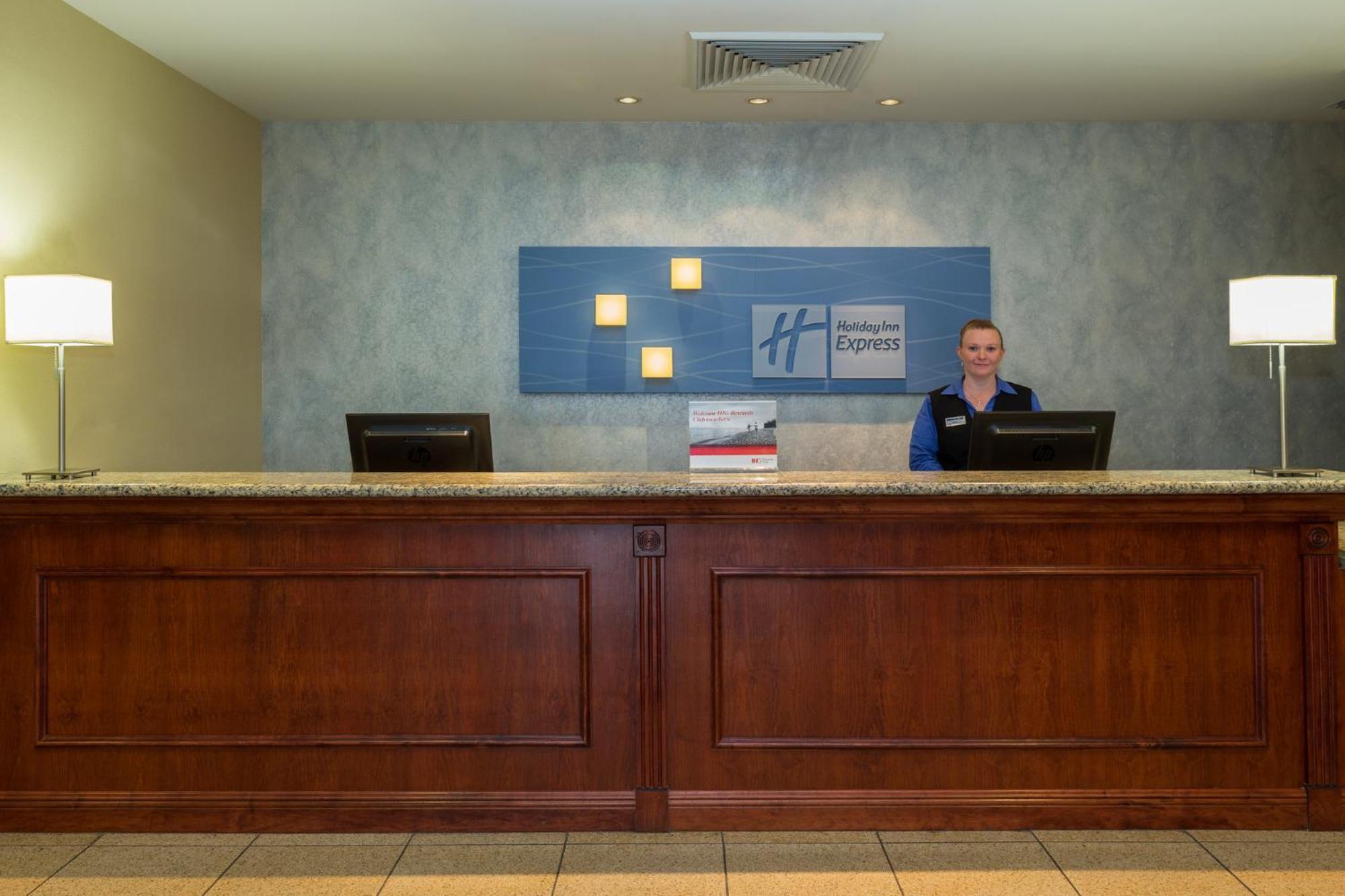 Express & By Ihg Hotel 2*