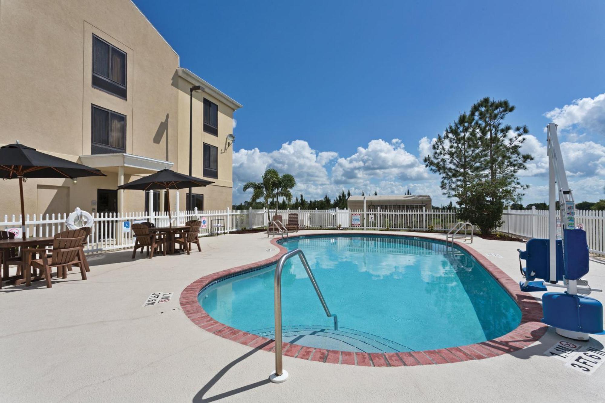 Express & By Ihg Sebring