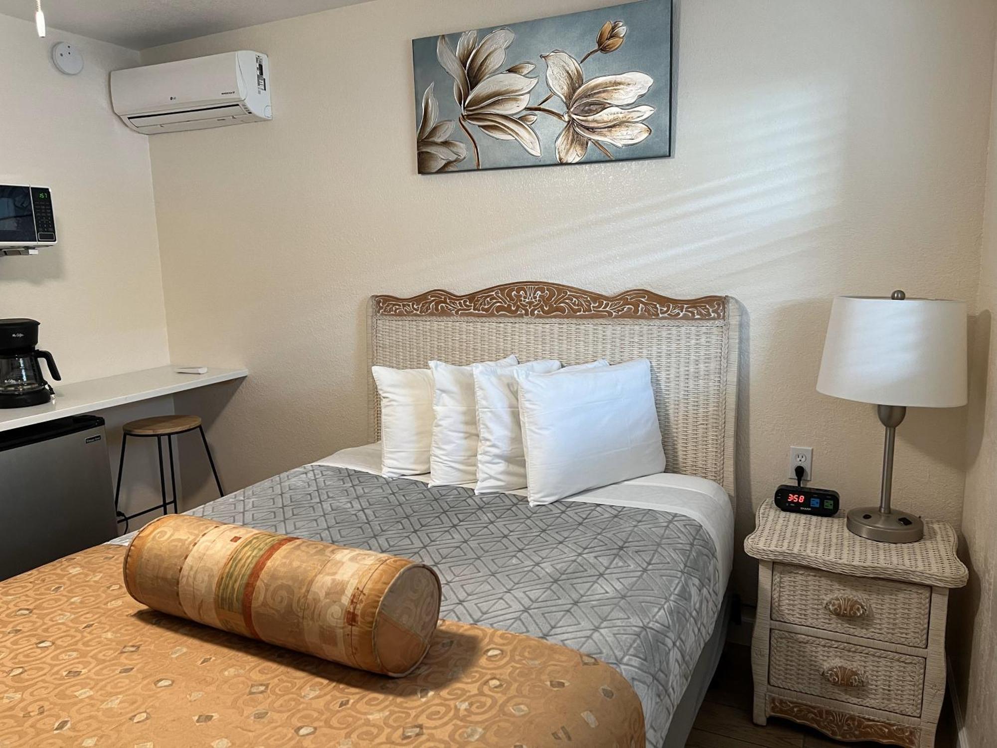 Beachside 2* St. Pete Beach