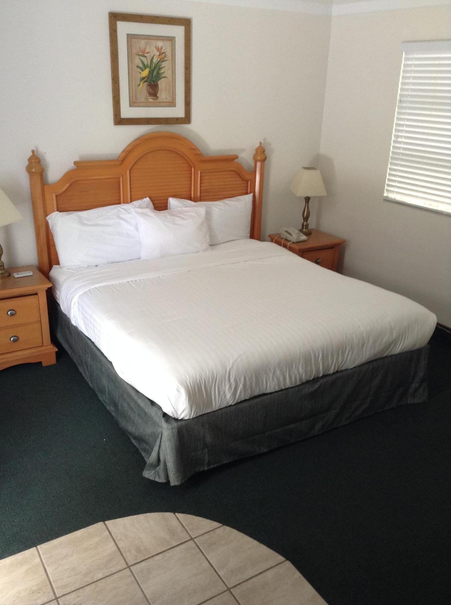 Resort Dockside & 3*