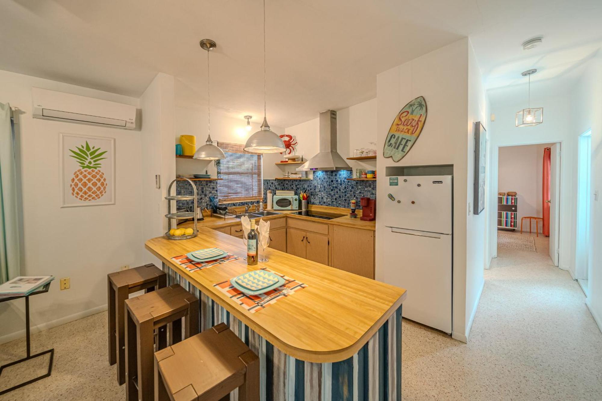 Fantastic Island House 1 Mile To The With Heated Pool