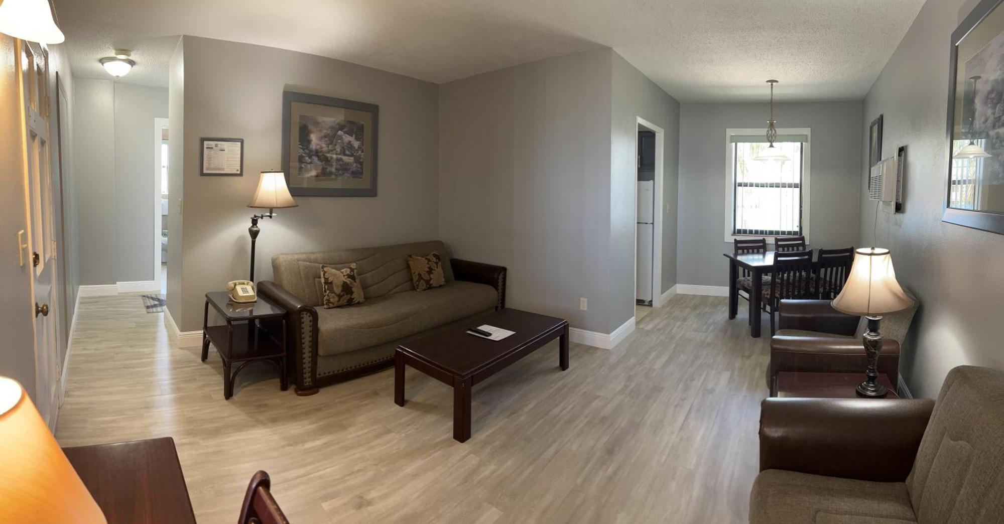 Sails Motel 3*
