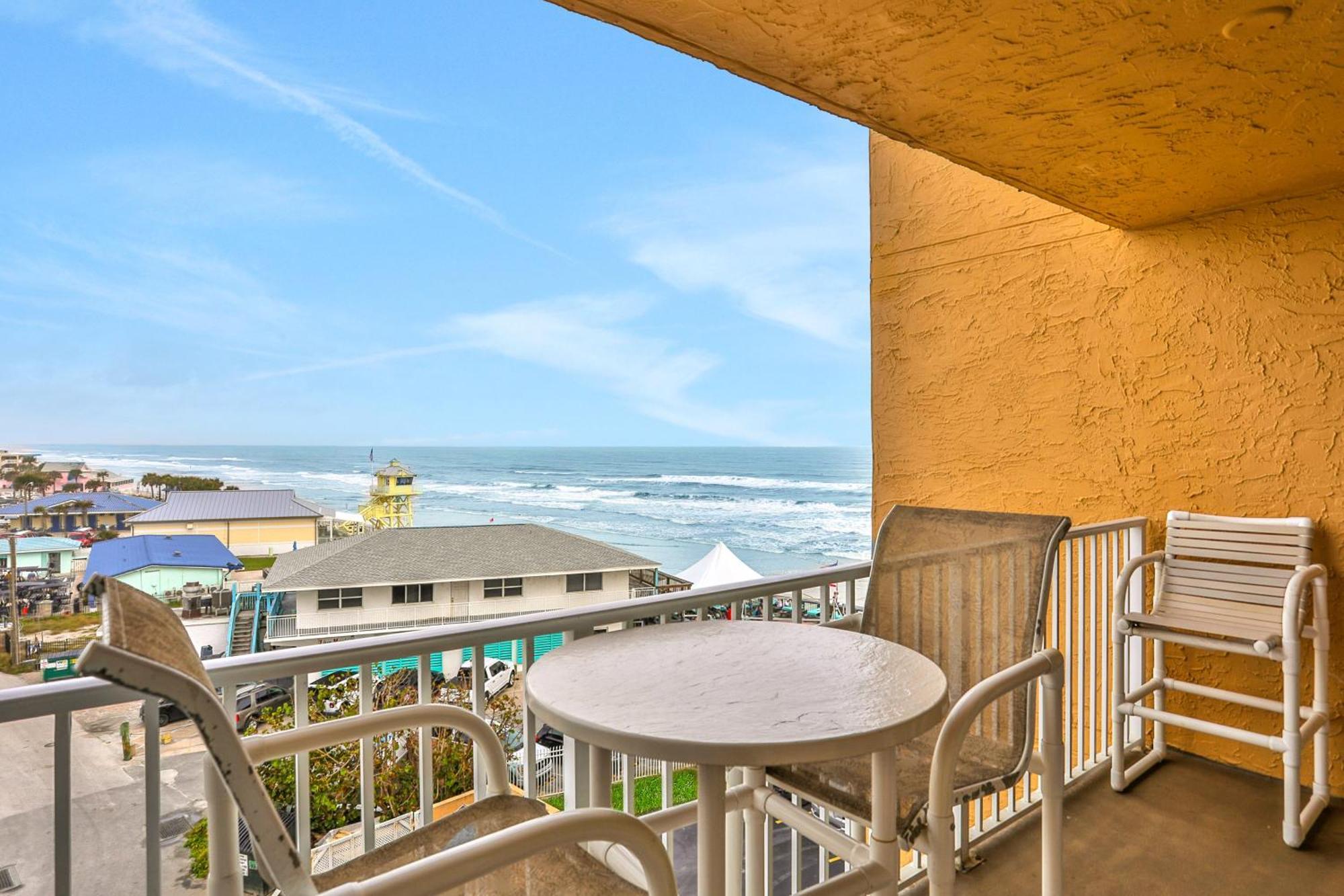 Oceania Plaza & * New Smyrna Beach