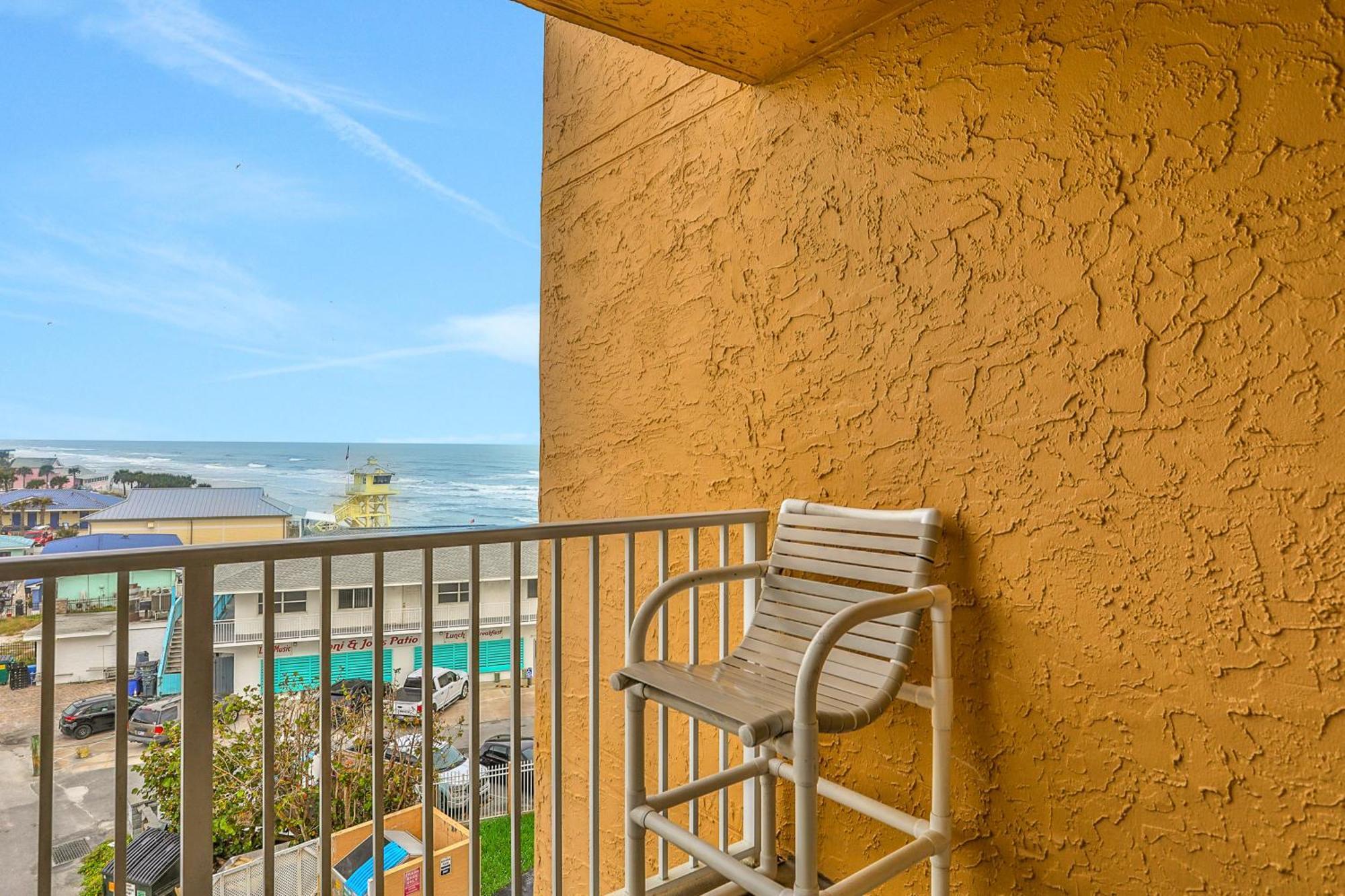 Oceania Plaza & * New Smyrna Beach