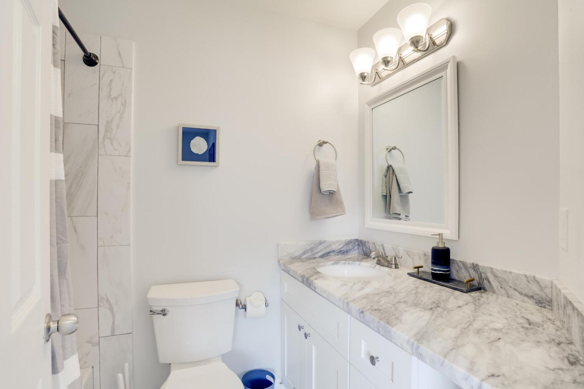 Pet-friendly Townhome, 6 Mi To Beaches! *