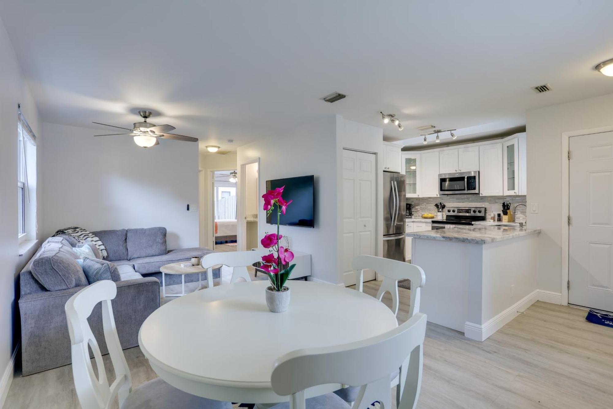 Townhome With Patio And Yard About 6 Mi To Beach! Holiday home