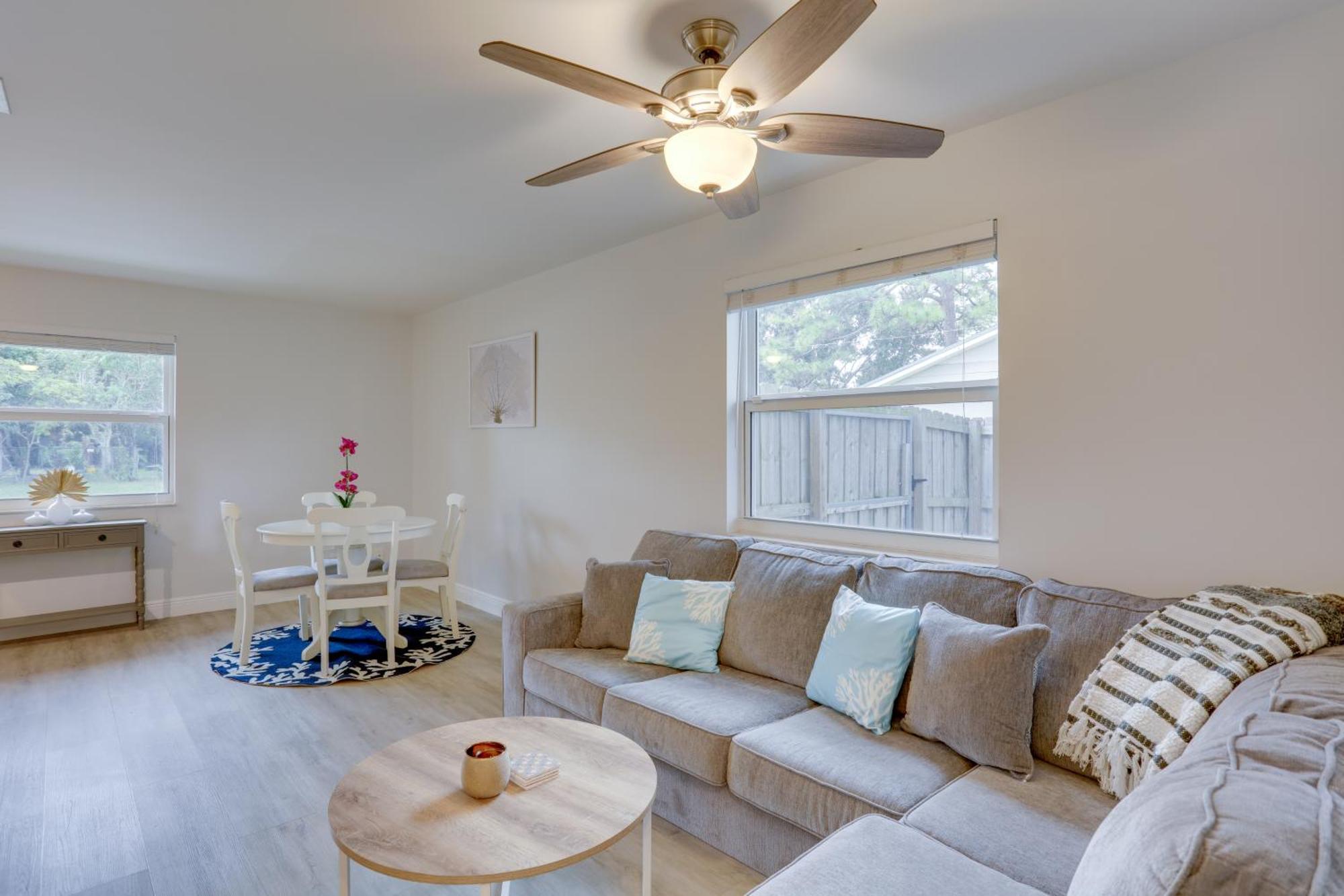 Townhome With Patio And Yard About 6 Mi To Beach! *