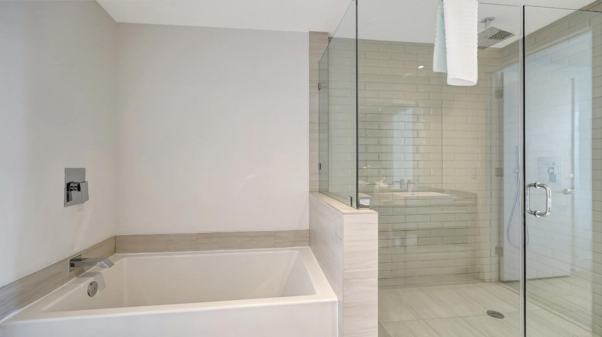 Elegance By The Ocean - 2bd Hyde House Gem With Luxury Amenities