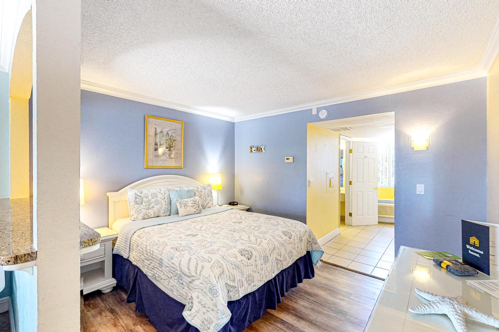 Pelican Pointe Apartment