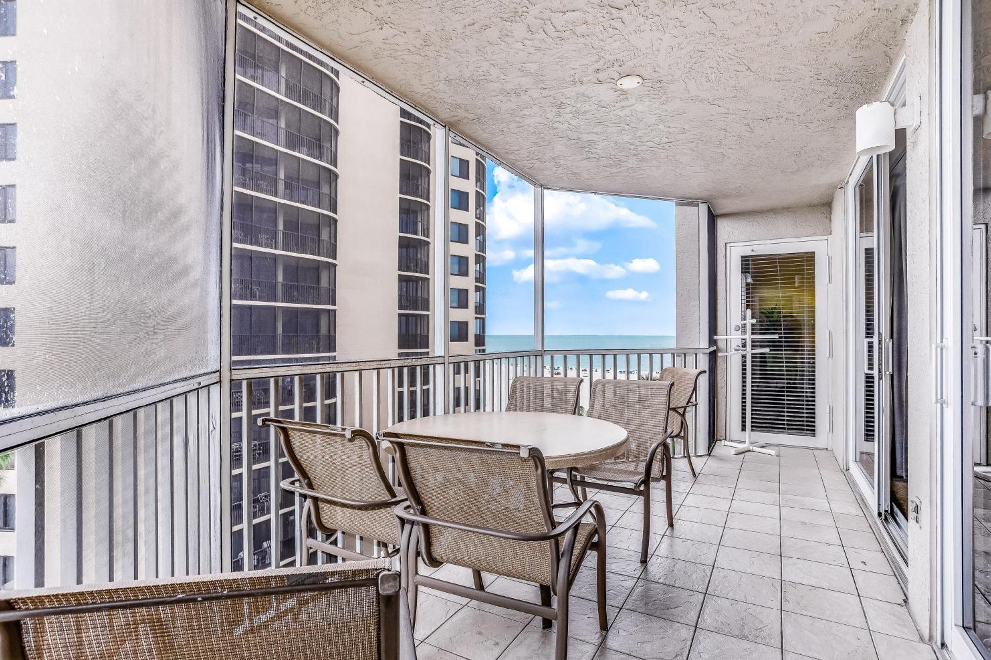 Gull Wing Apartment