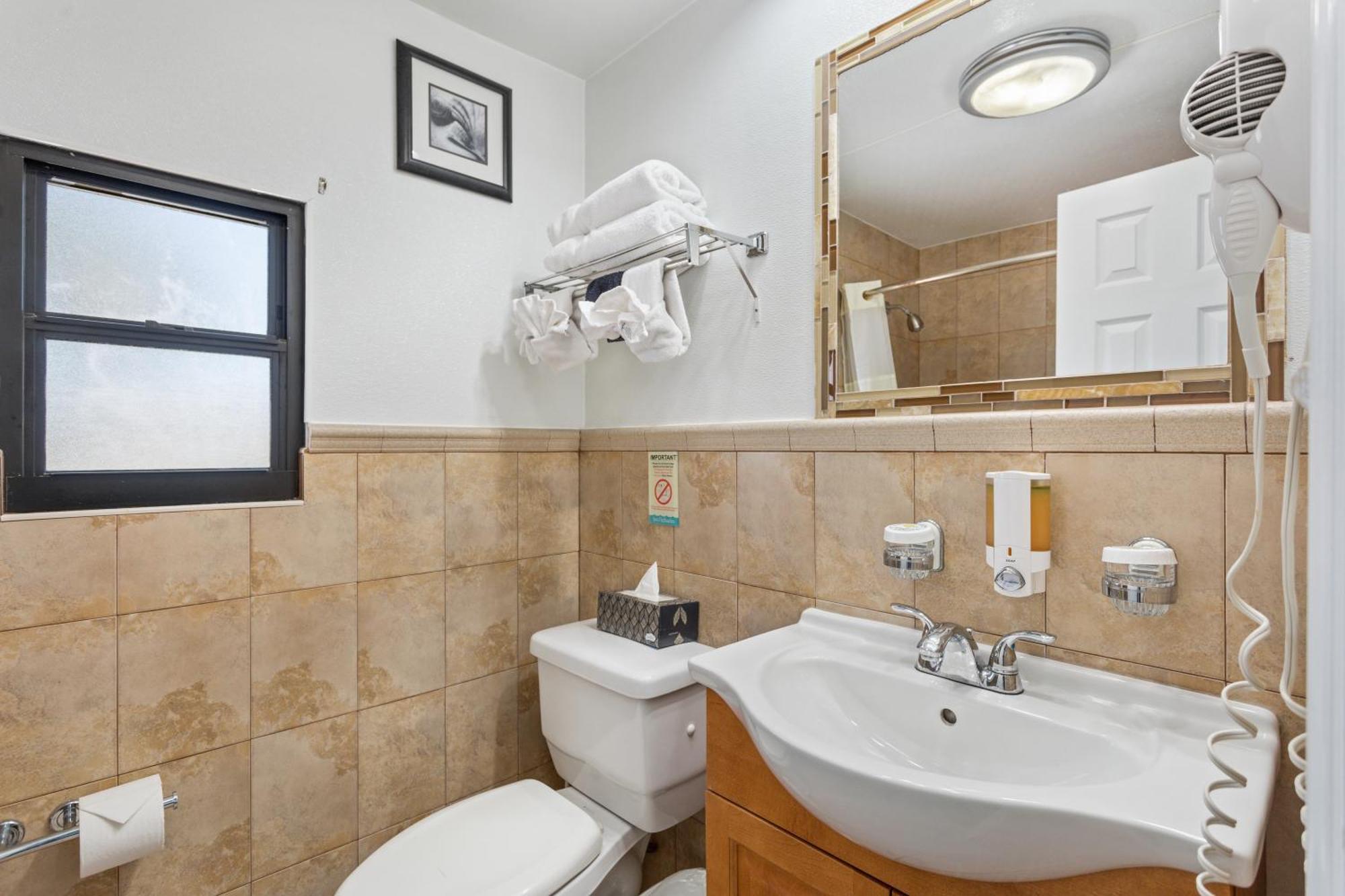Bayview Plaza Waterfront Hotel 3*