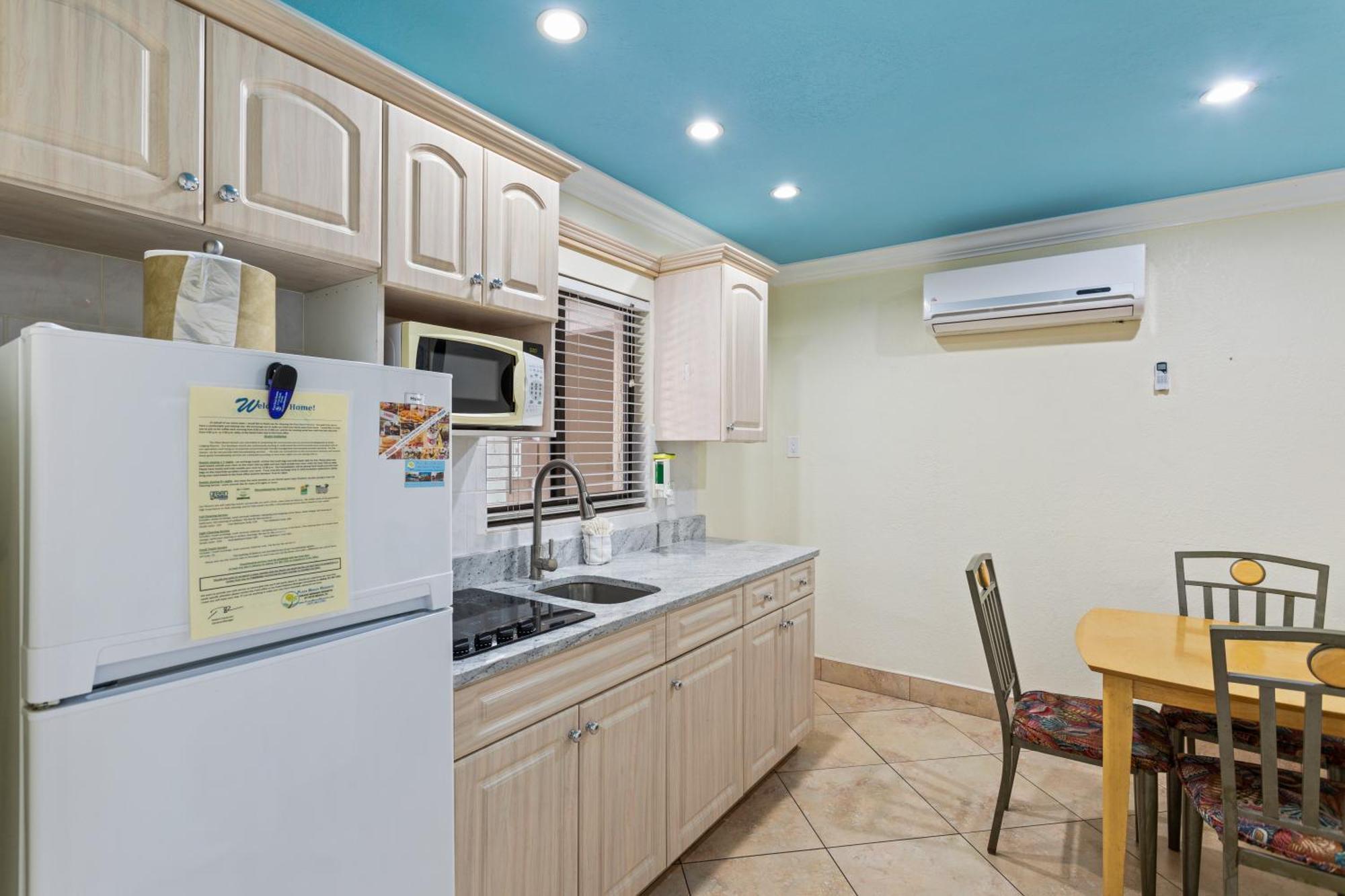 Bayview Plaza Waterfront Hotel 3*