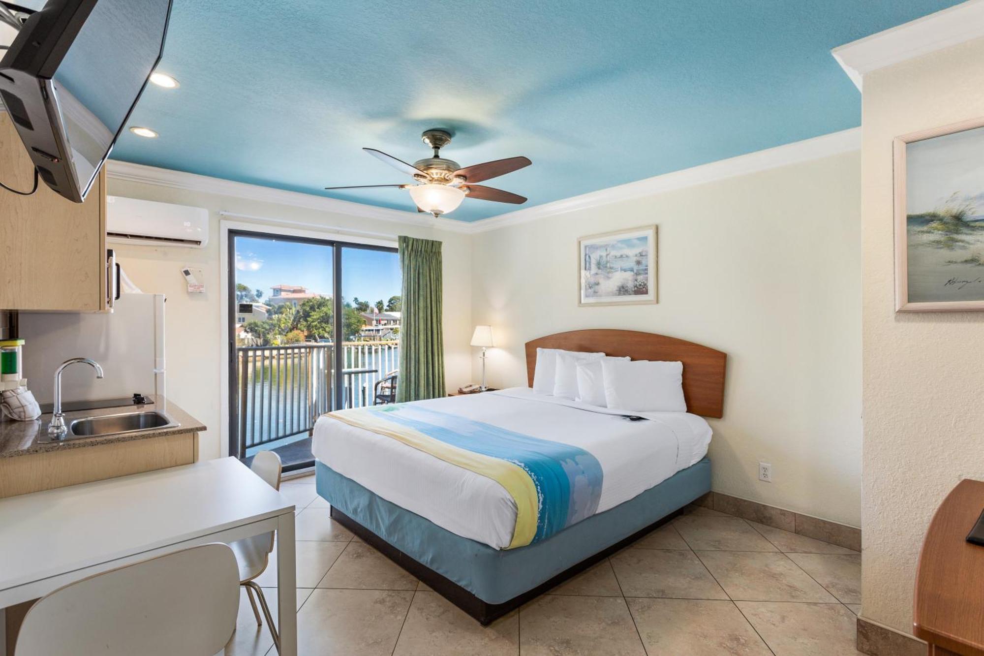 Hotel Bayview Plaza Waterfront St. Pete Beach