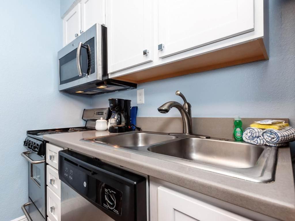 Islander I Apartment