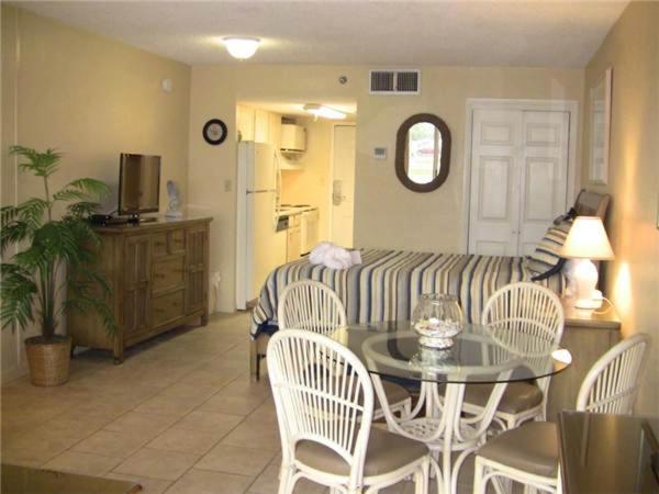 Islander I Apartment *