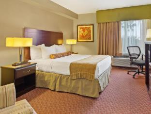 Spark By Hilton Orlando Near Seaworld