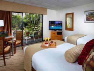 Western & Hotel 3*