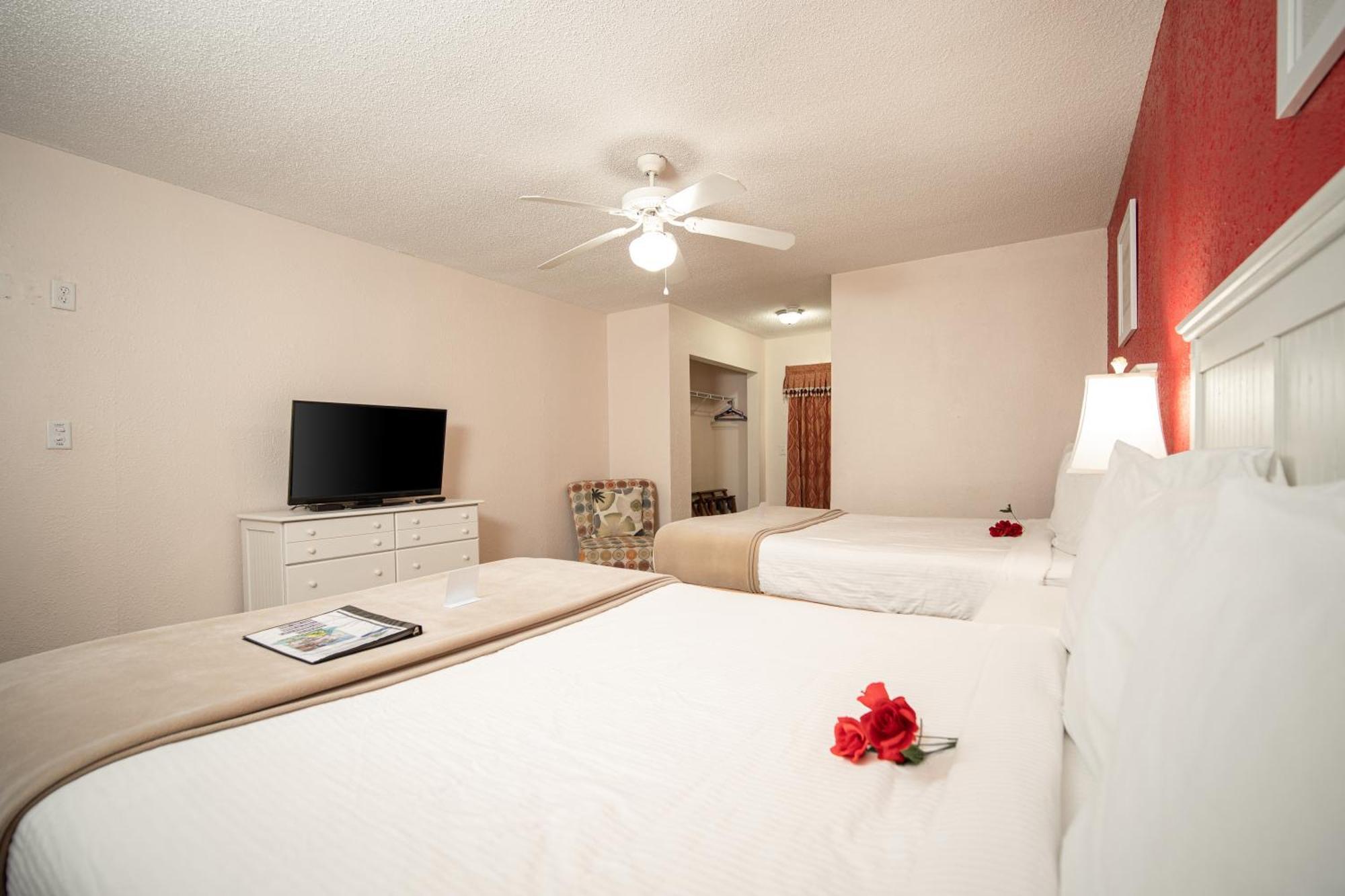 Island Sun & - Venice, Florida Historic Downtown & Getaway Motel Venice