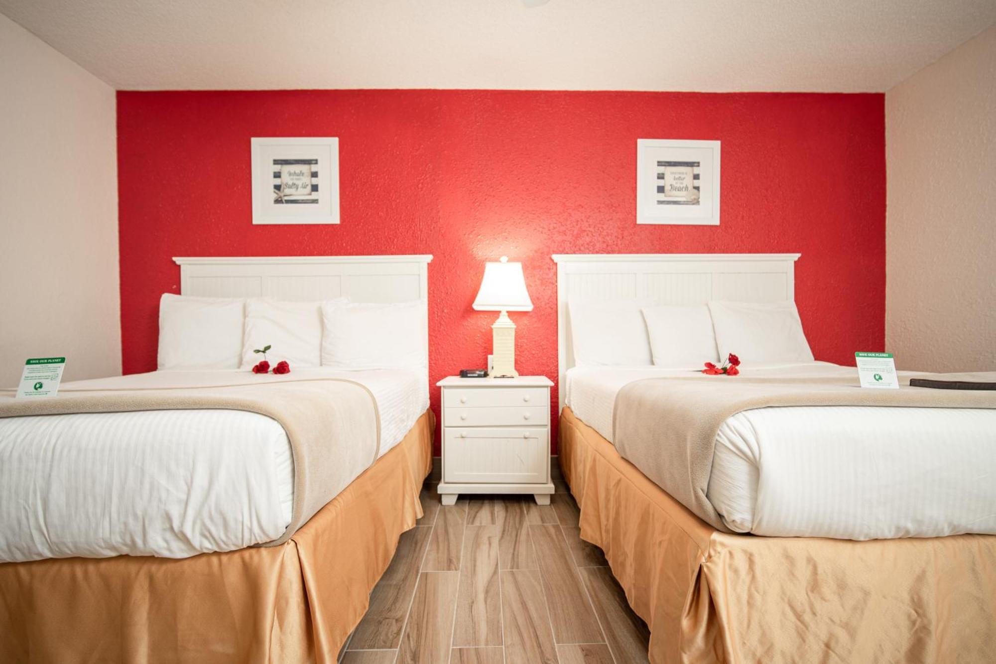 Island Sun & - Venice, Florida Historic Downtown & Getaway Venice