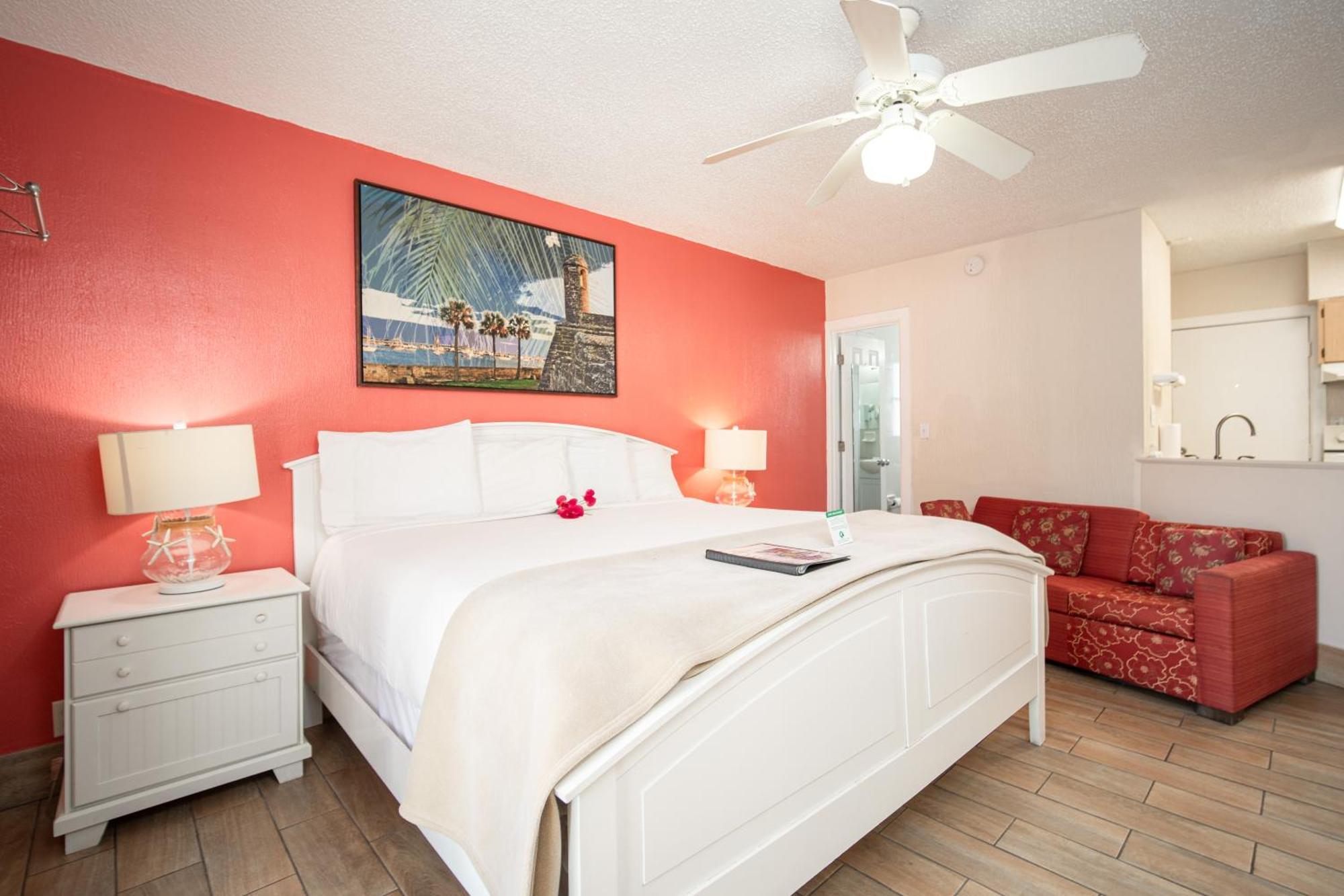 Island Sun & - Venice, Florida Historic Downtown & Getaway Venice