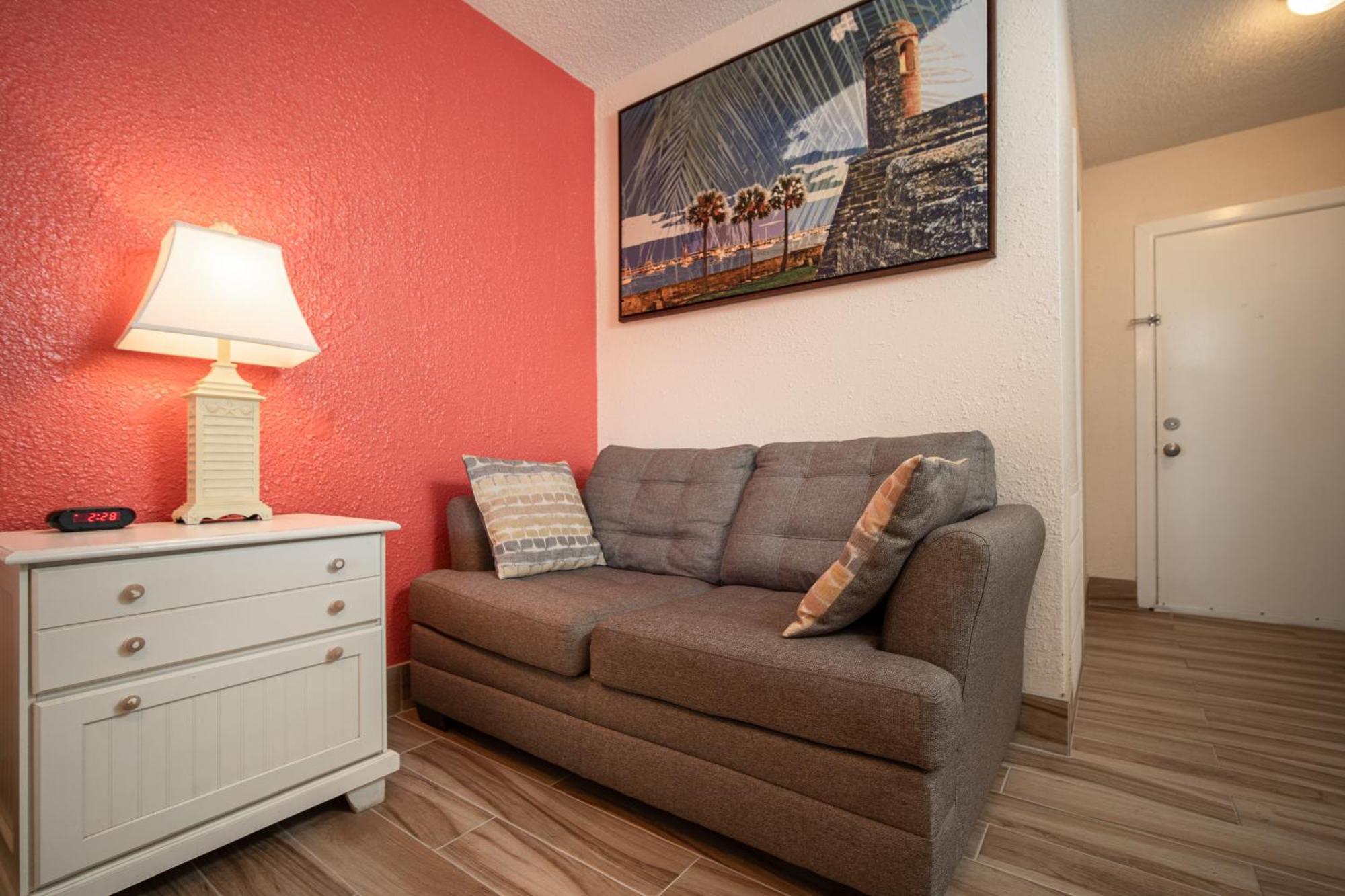 Island Sun & - Venice, Florida Historic Downtown & Getaway