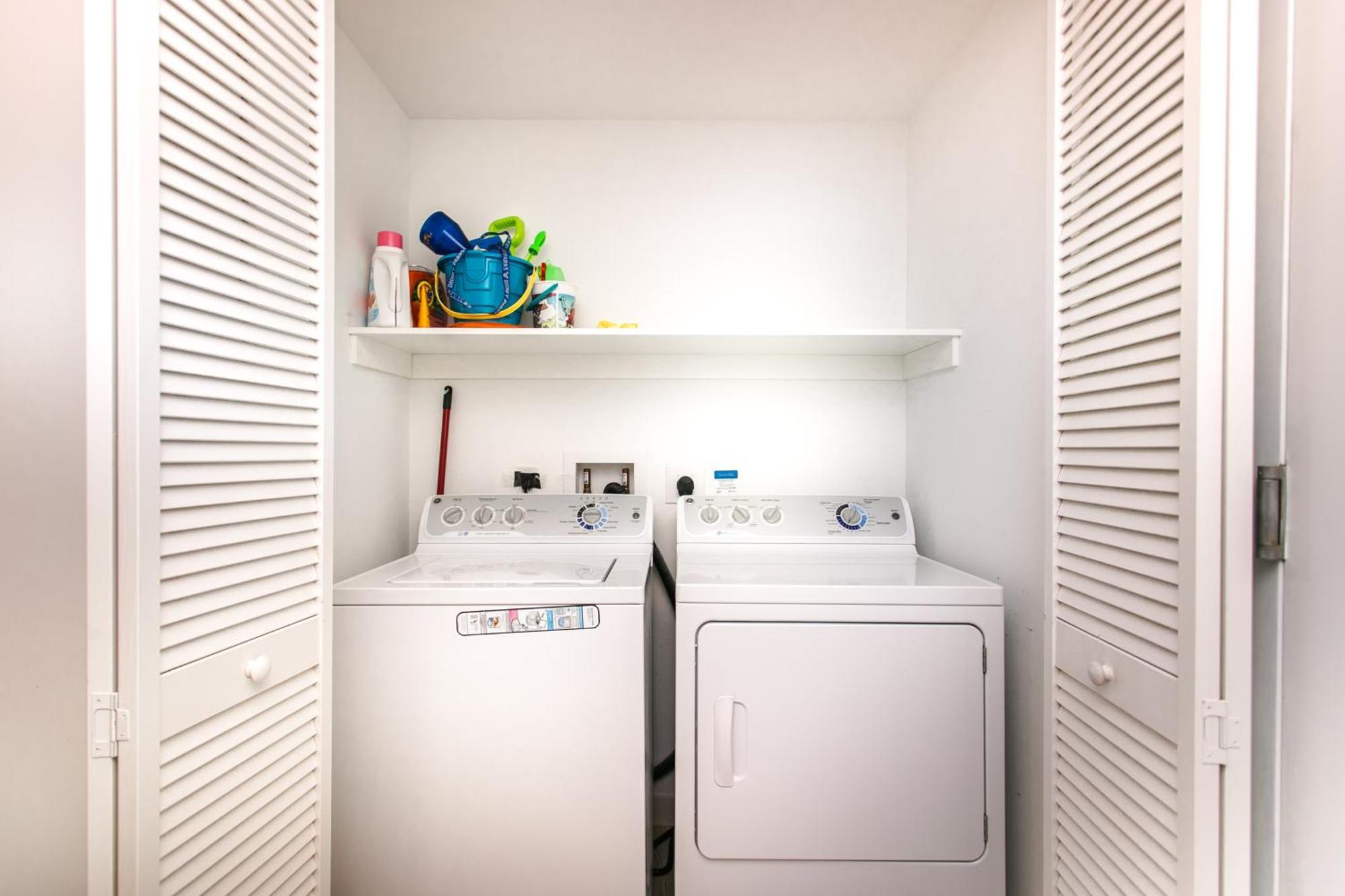 Three-bedroom Beachwalk Apartment Hallandale Beach