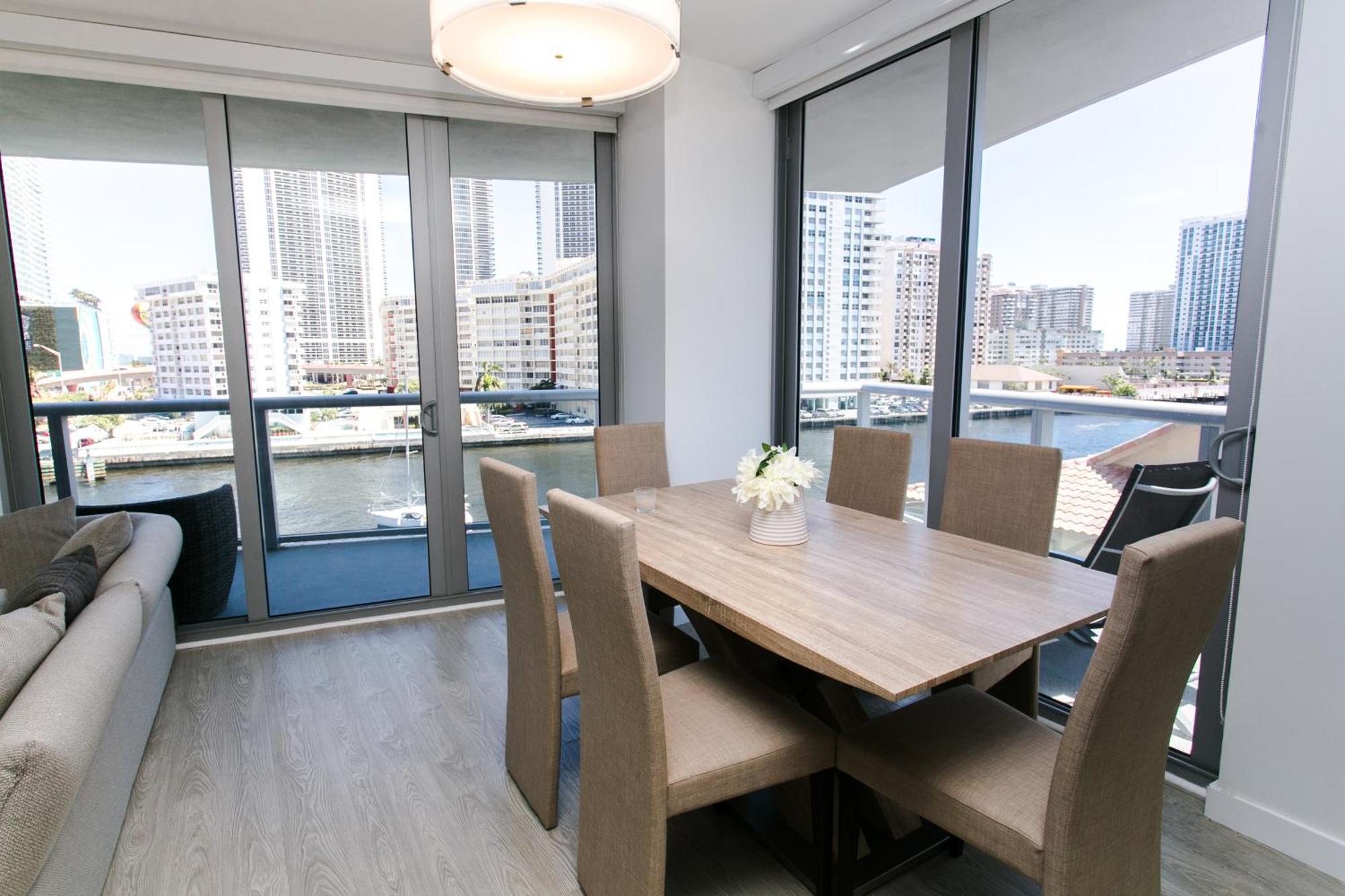 Three-bedroom Beachwalk Apartment Hallandale Beach