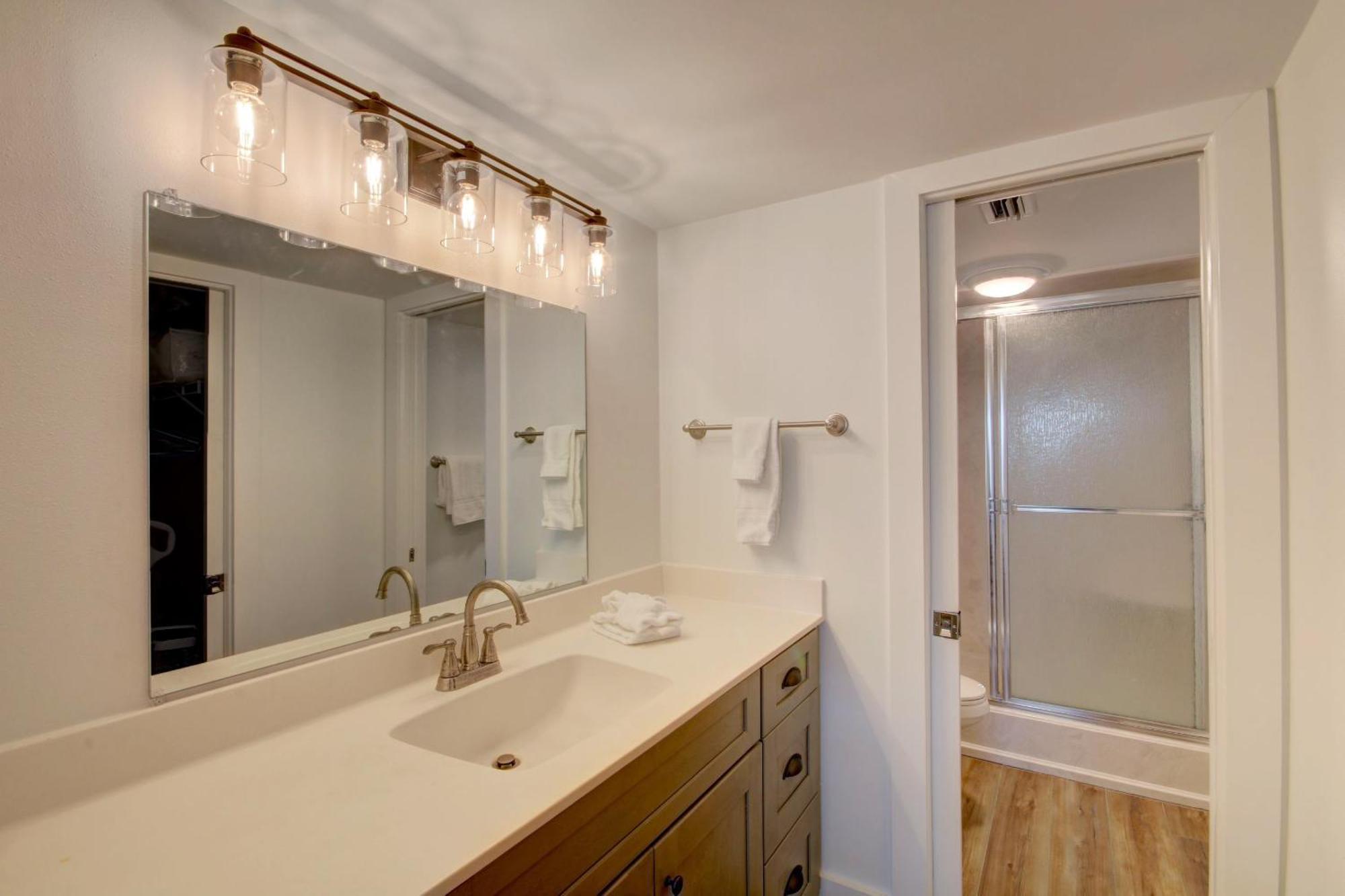 El Matador 266 - Sixth Floor Unit *
