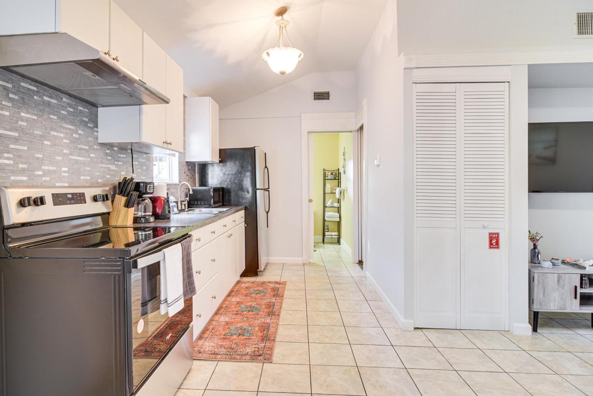Cozy St Pete About 2 Mi To Madeira Beach! *