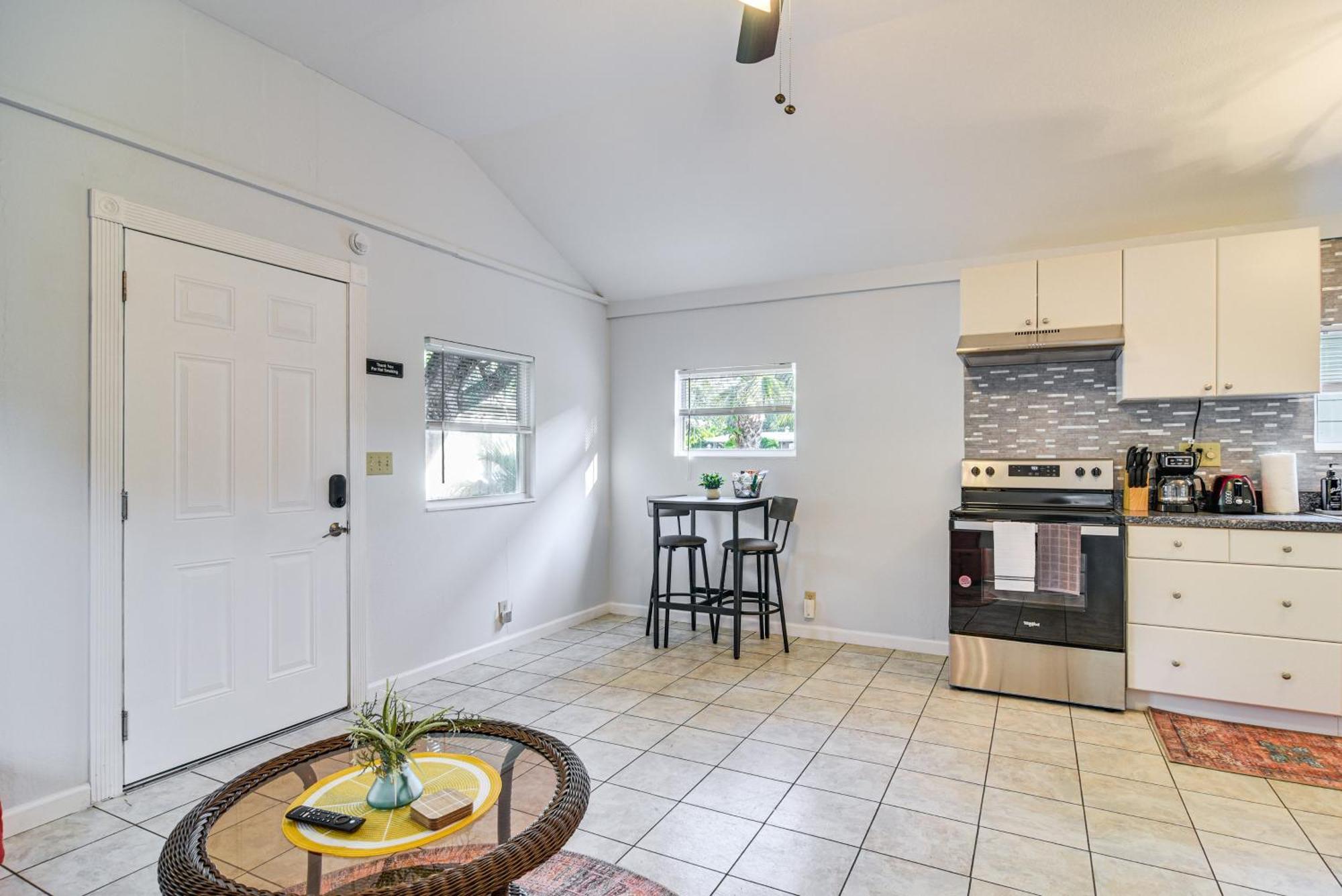 Holiday home Cozy St Pete About 2 Mi To Madeira Beach! *