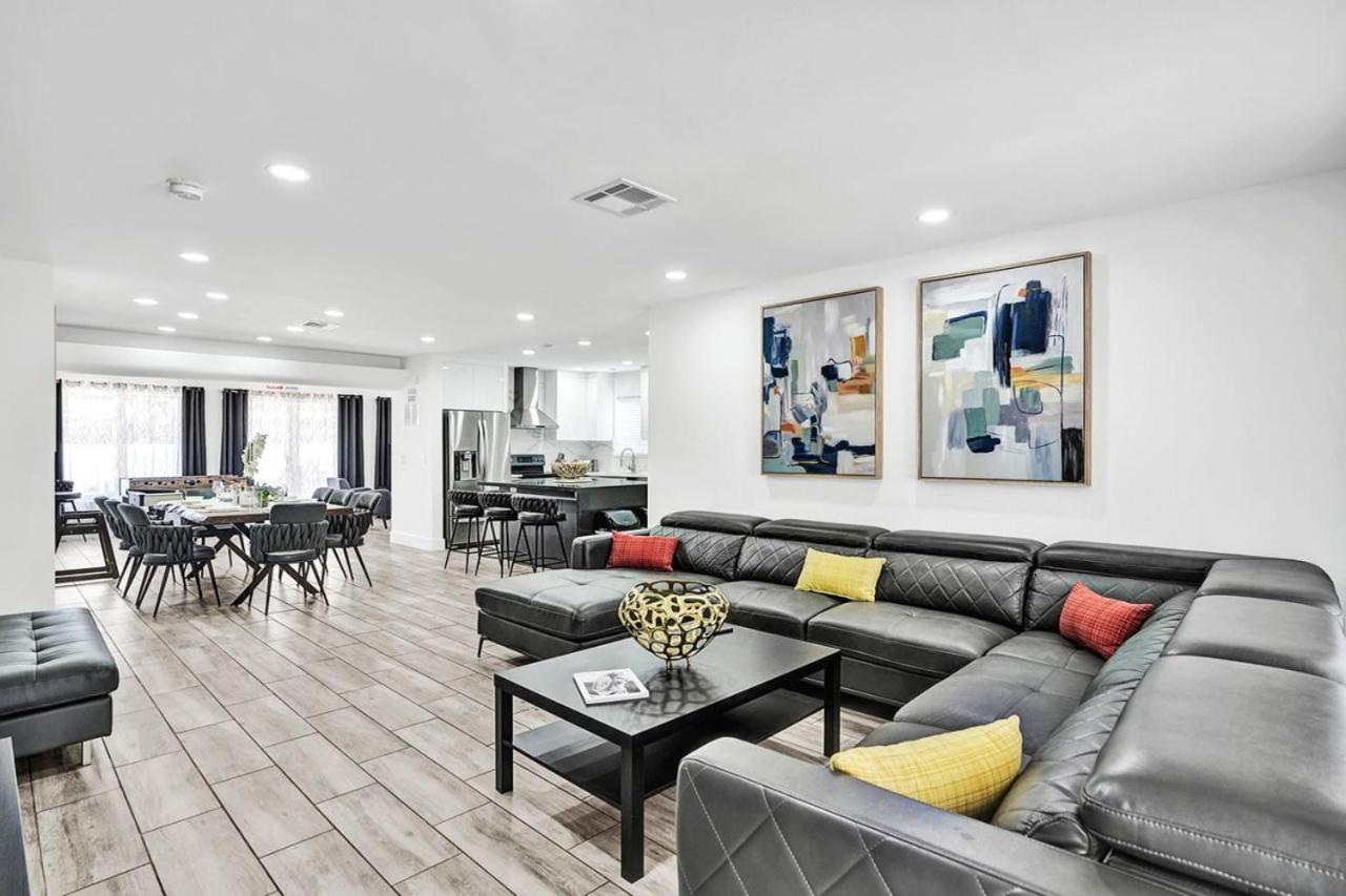 Seaside Oasis In Lakes Near The Hollywood