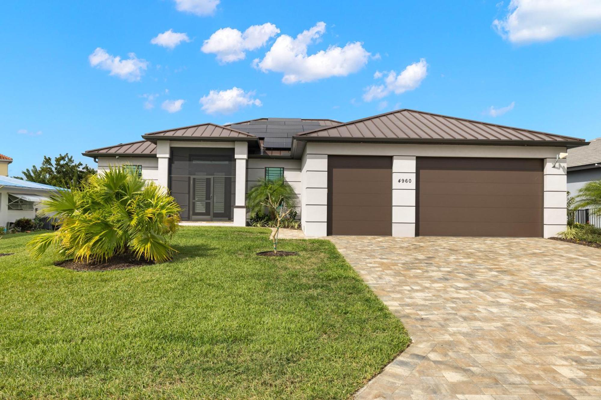 Stunning, Gulf Access, Breath Taking Views, Heated Pool And - Sunlight Landing - Roelens Cape Coral