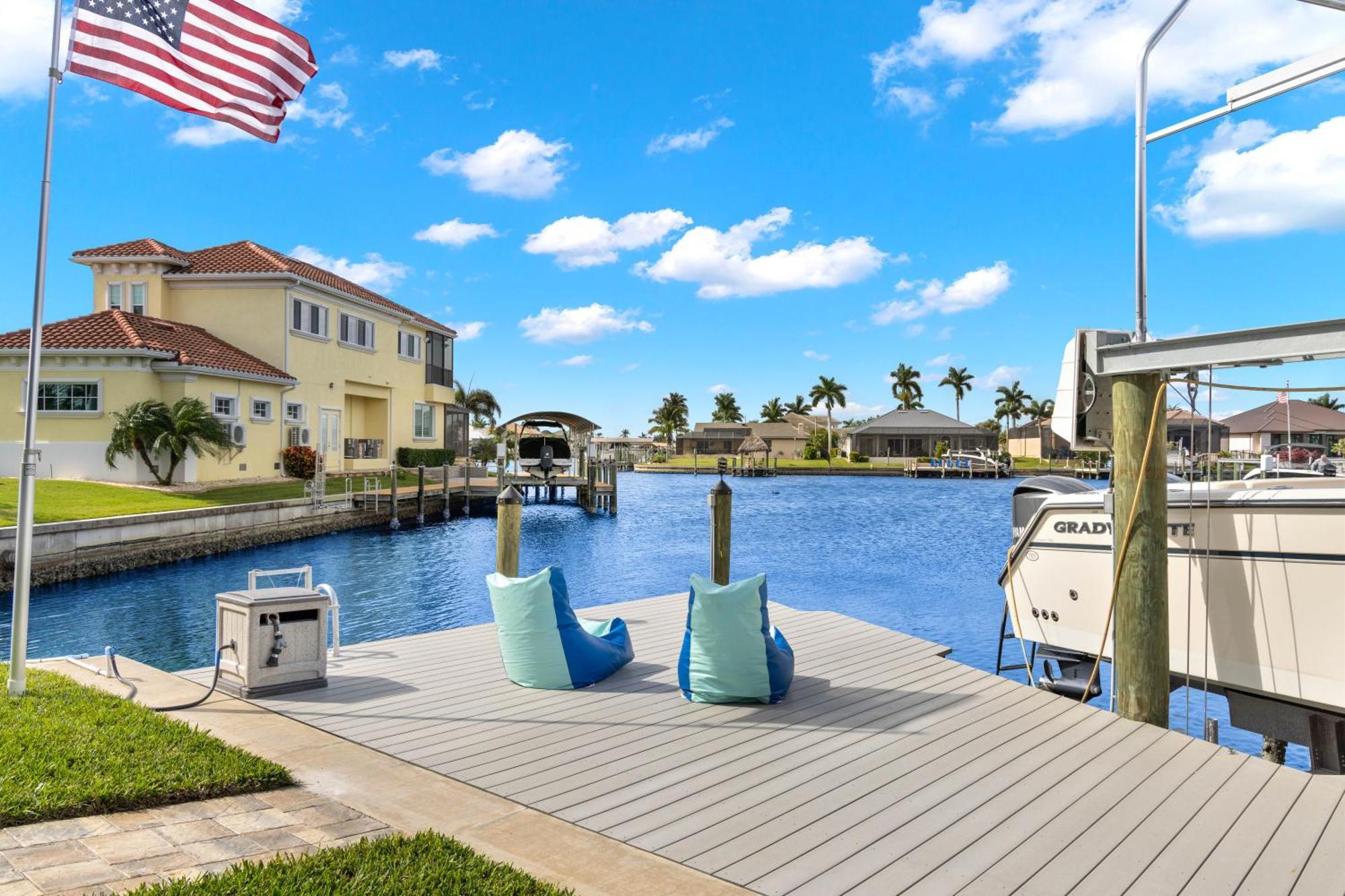 Holiday home Stunning, Gulf Access, Breath Taking Views, Heated Pool And - Sunlight Landing - Roelens Cape Coral