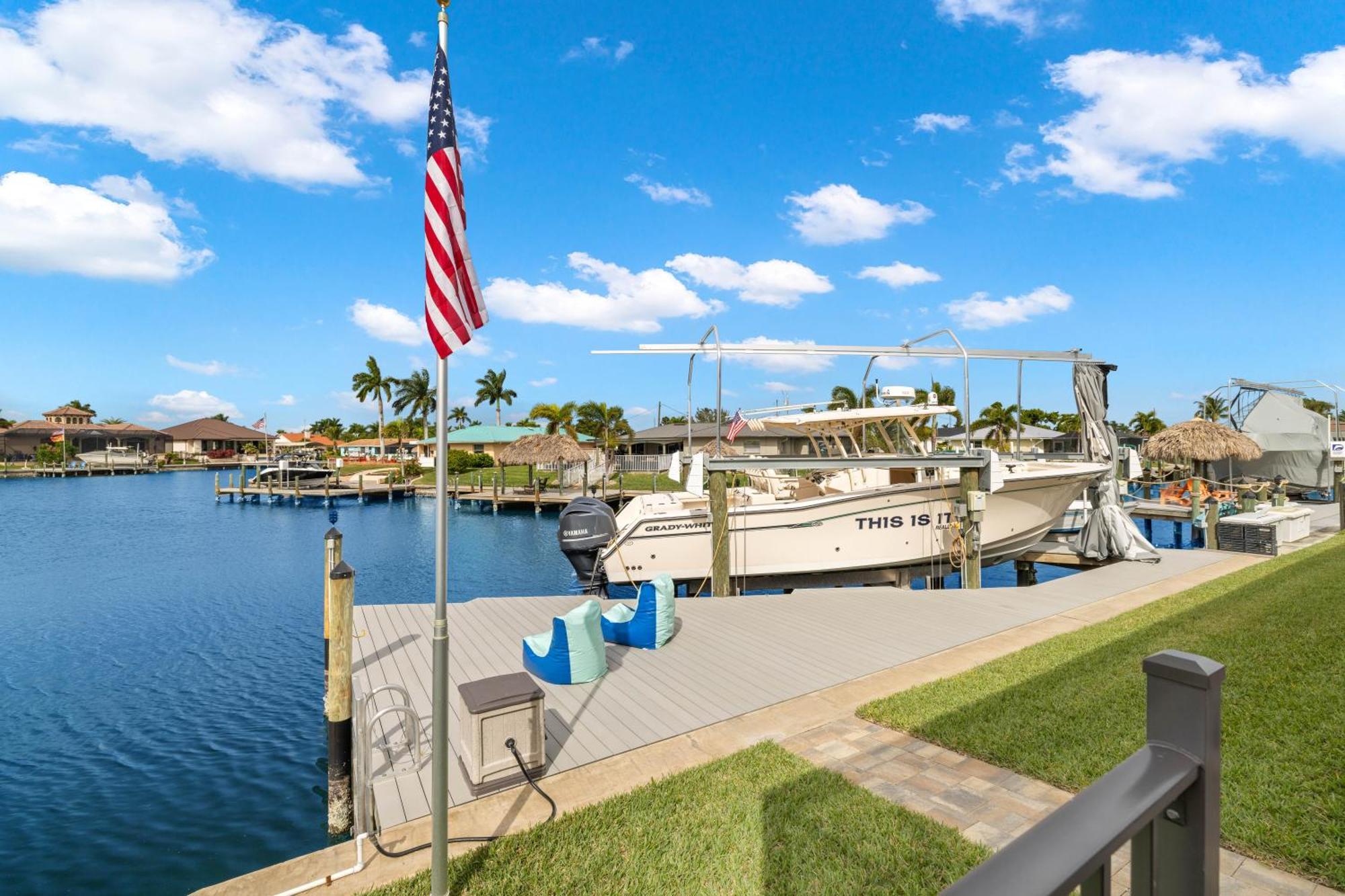 Stunning, Gulf Access, Breath Taking Views, Heated Pool And - Sunlight Landing - Roelens Cape Coral