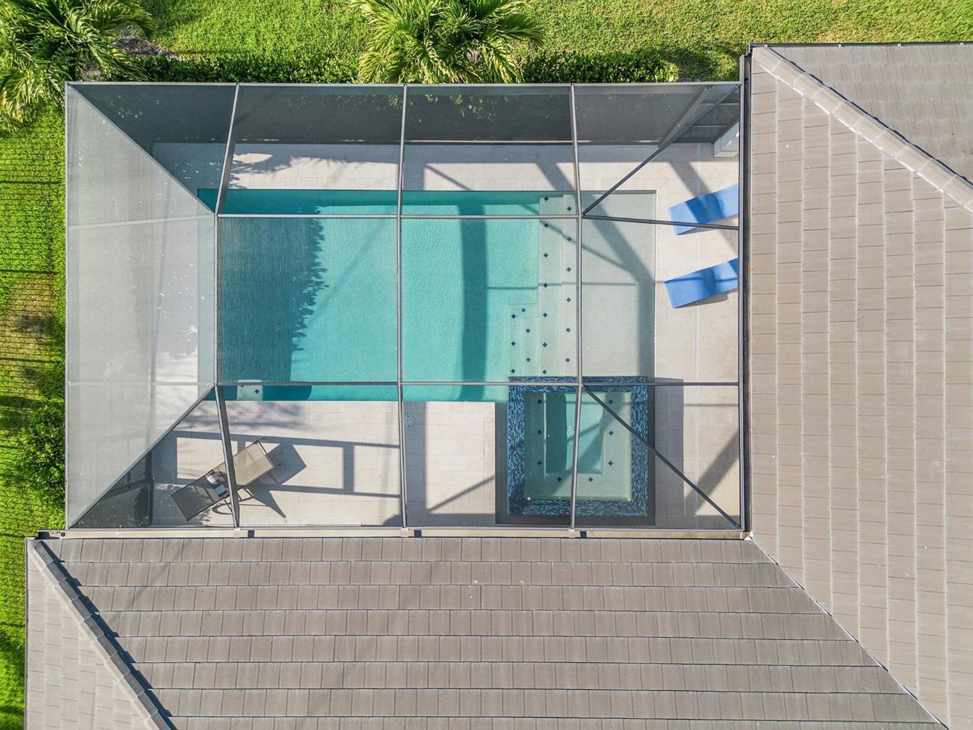 Gorgeous! Heated, Saltwater Pool And Spa, Custom Outdoor Kitchen - Still Waters - Roelens * Cape Coral