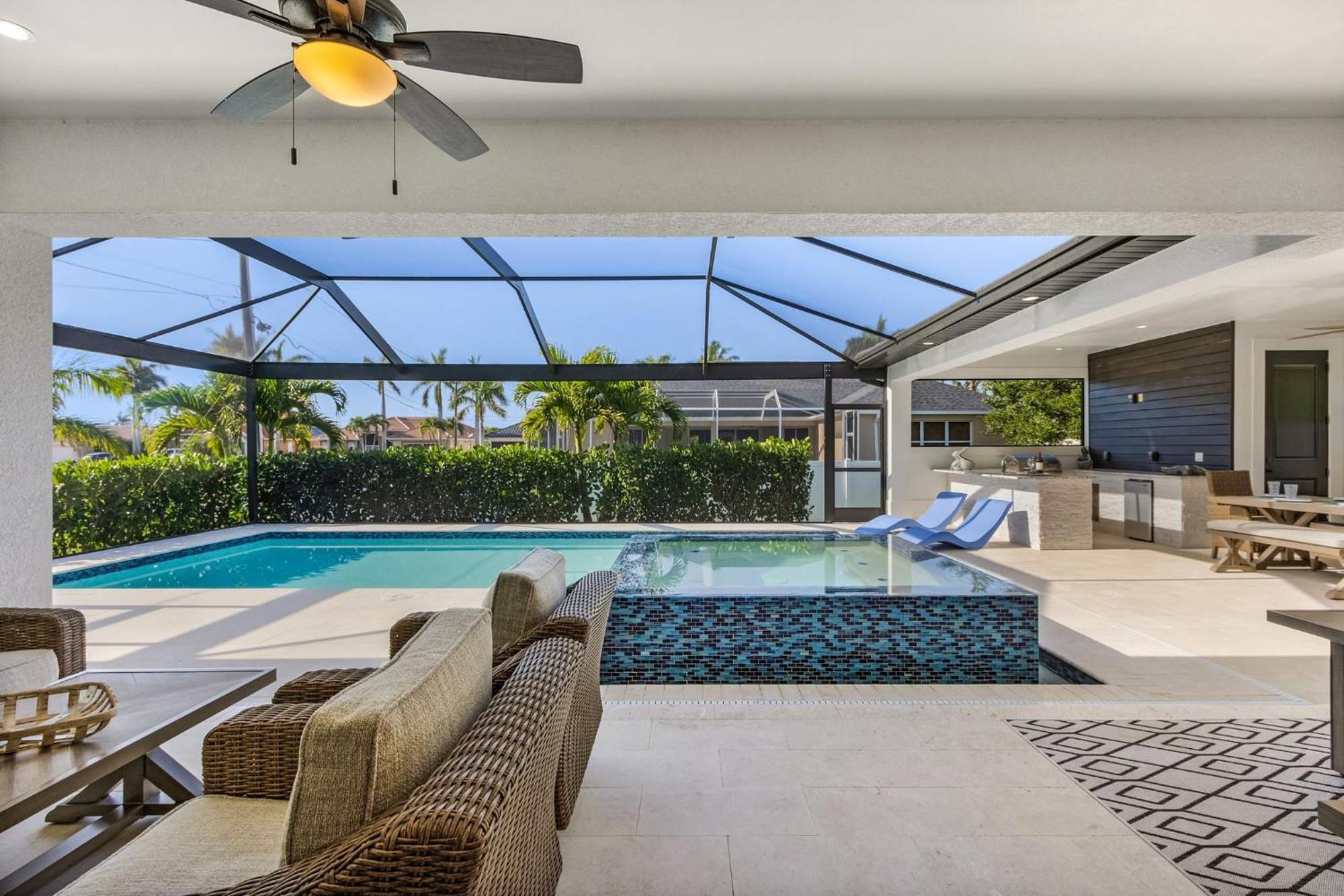 Gorgeous! Heated, Saltwater Pool And Spa, Custom Outdoor Kitchen - Still Waters - Roelens Holiday home *