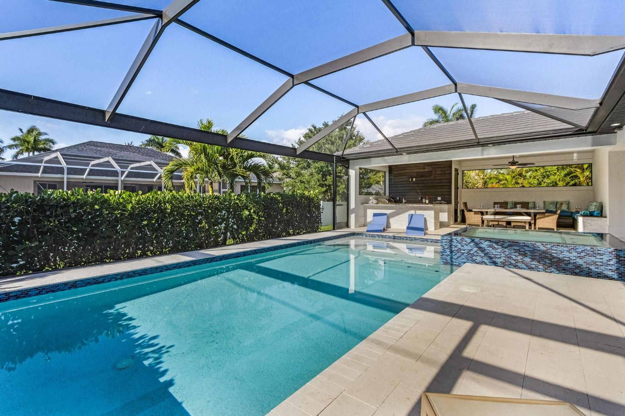 Gorgeous! Heated, Saltwater Pool And Spa, Custom Outdoor Kitchen - Still Waters - Roelens