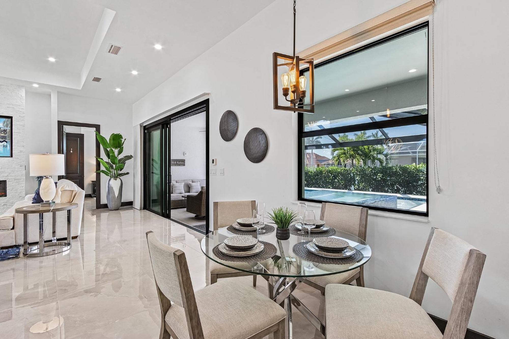 Holiday home Gorgeous! Heated, Saltwater Pool And Spa, Custom Outdoor Kitchen - Still Waters - Roelens *