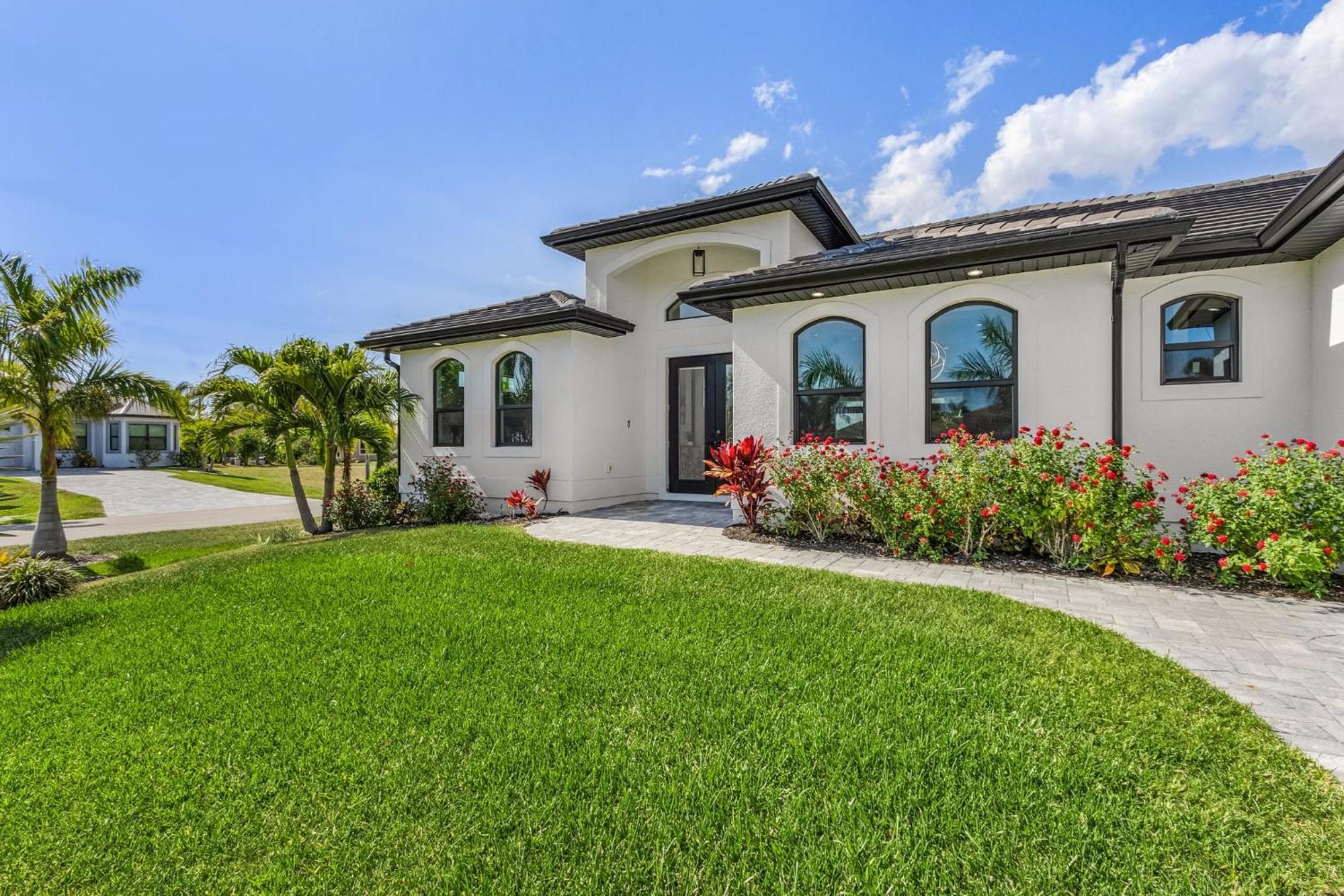 Holiday home Gorgeous! Heated, Saltwater Pool And Spa, Custom Outdoor Kitchen - Still Waters - Roelens *