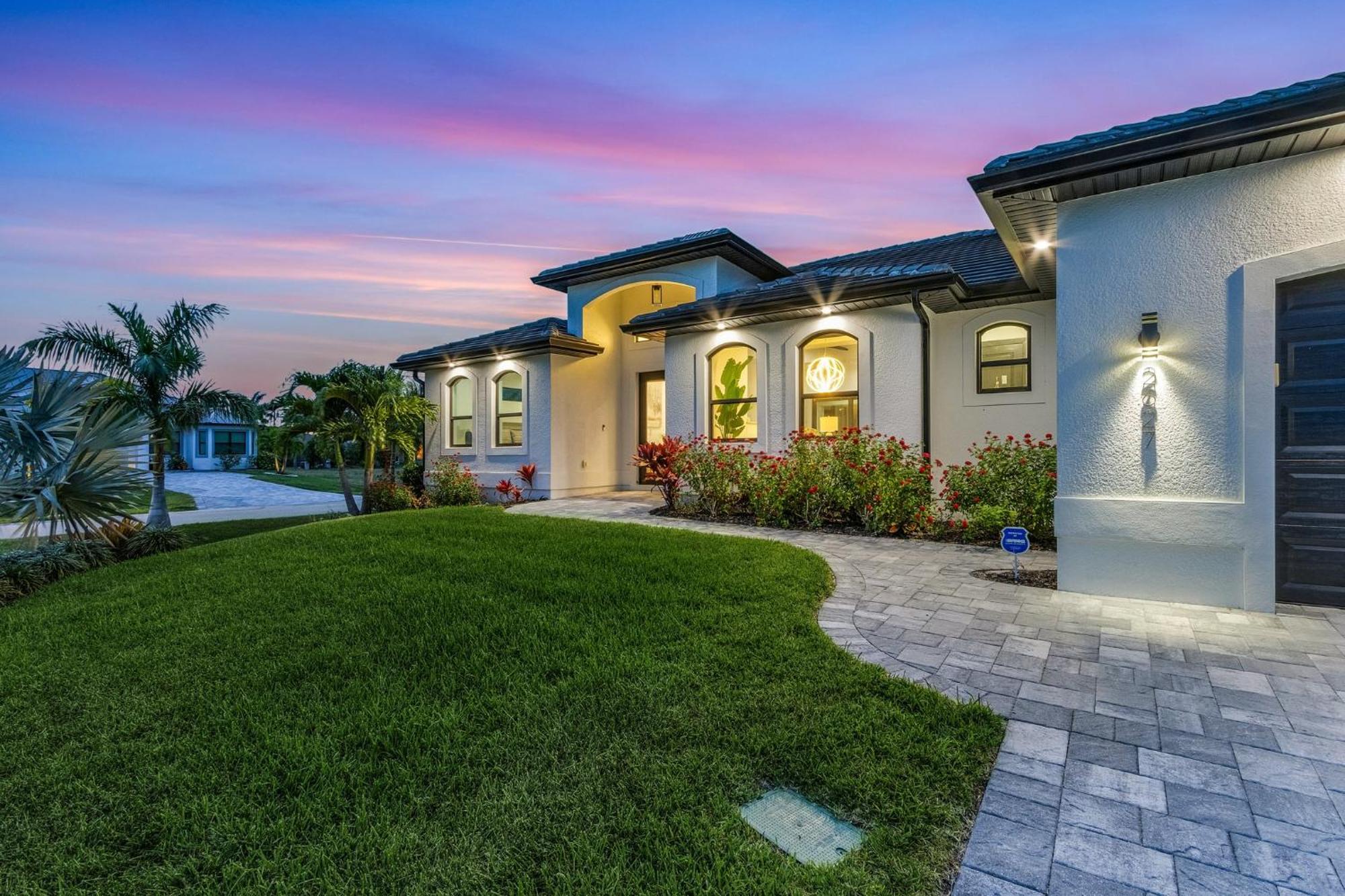 Gorgeous! Heated, Saltwater Pool And Spa, Custom Outdoor Kitchen - Still Waters - Roelens Holiday home *