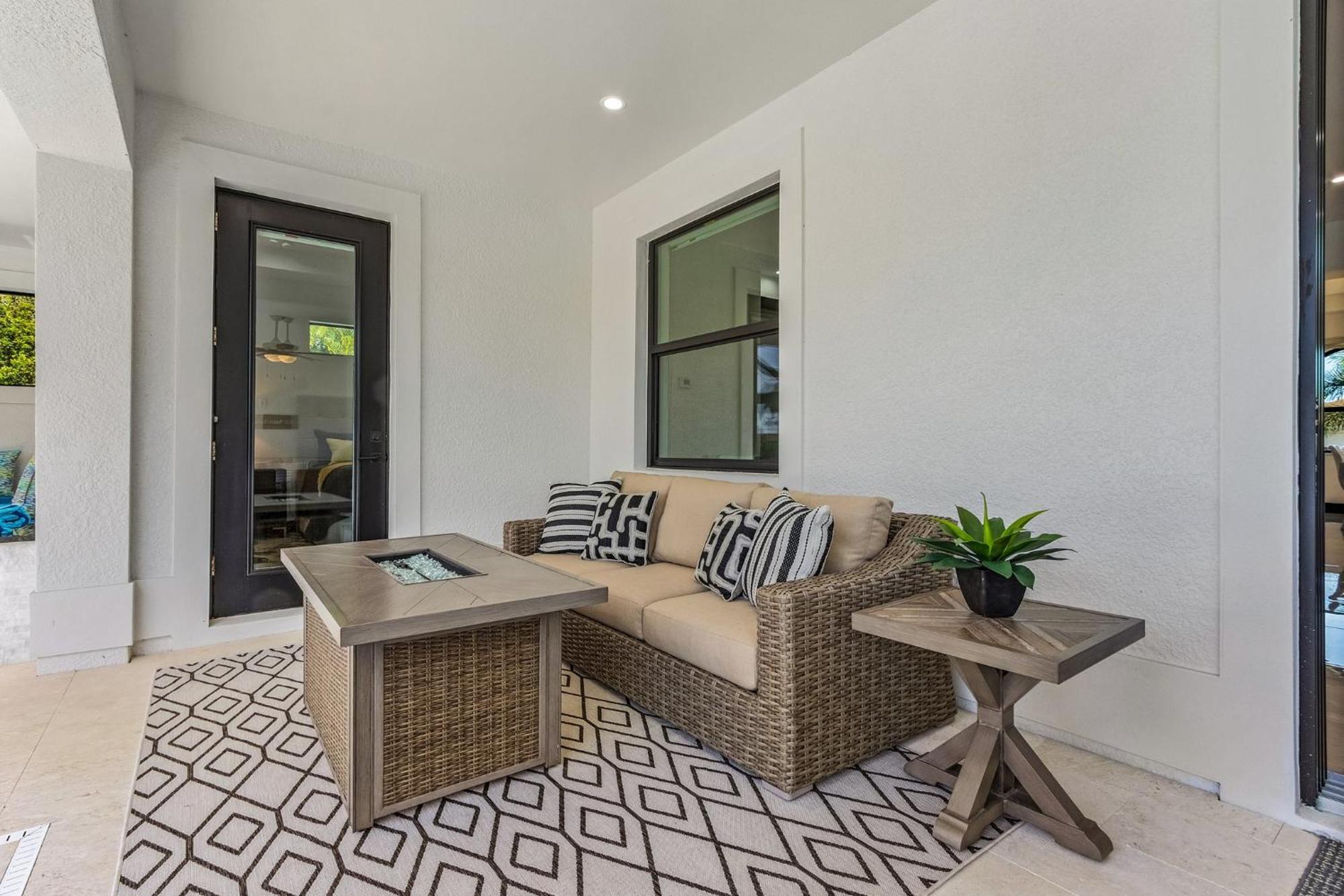 Gorgeous! Heated, Saltwater Pool And Spa, Custom Outdoor Kitchen - Still Waters - Roelens Holiday home