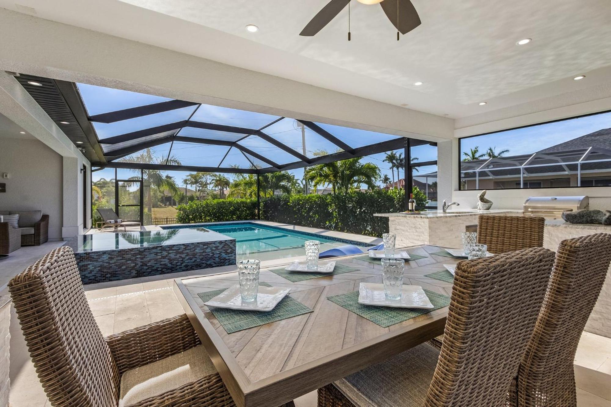 Holiday home Gorgeous! Heated, Saltwater Pool And Spa, Custom Outdoor Kitchen - Still Waters - Roelens