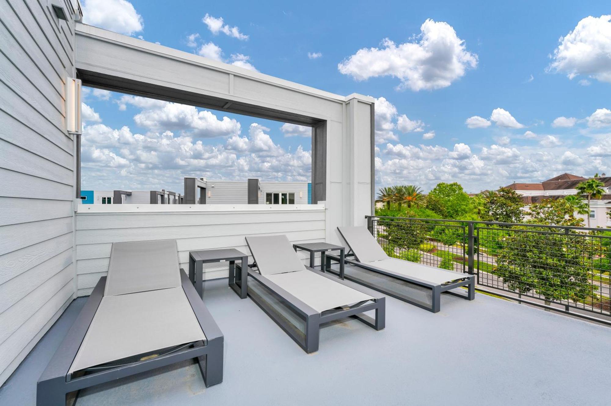 Apartment Spacious Modern With Pool Table, Rooftop Terrace And Large Loft Reunion Water Park Access Near At Spectrum Orlando By Rentyl B34-246