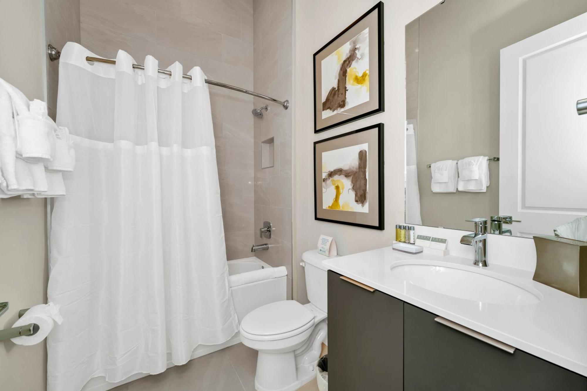 Apartment Spacious Modern With Pool Table, Rooftop Terrace And Large Loft Reunion Water Park Access Near At Spectrum Orlando By Rentyl B34-246 Kissimmee