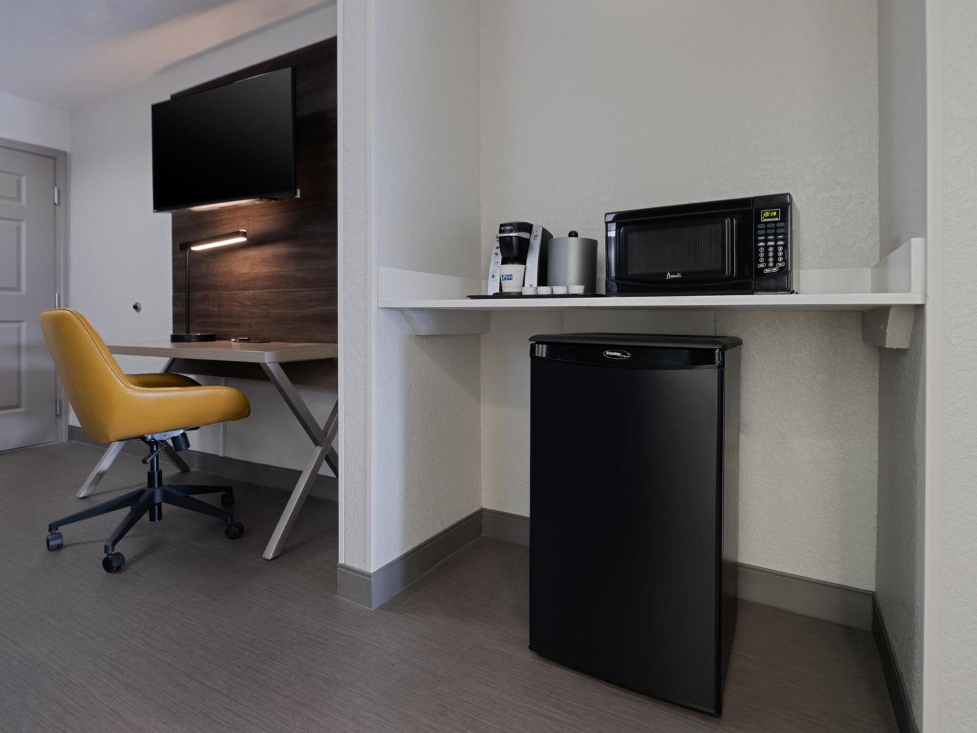 Express & North I-4 By Ihg 3*