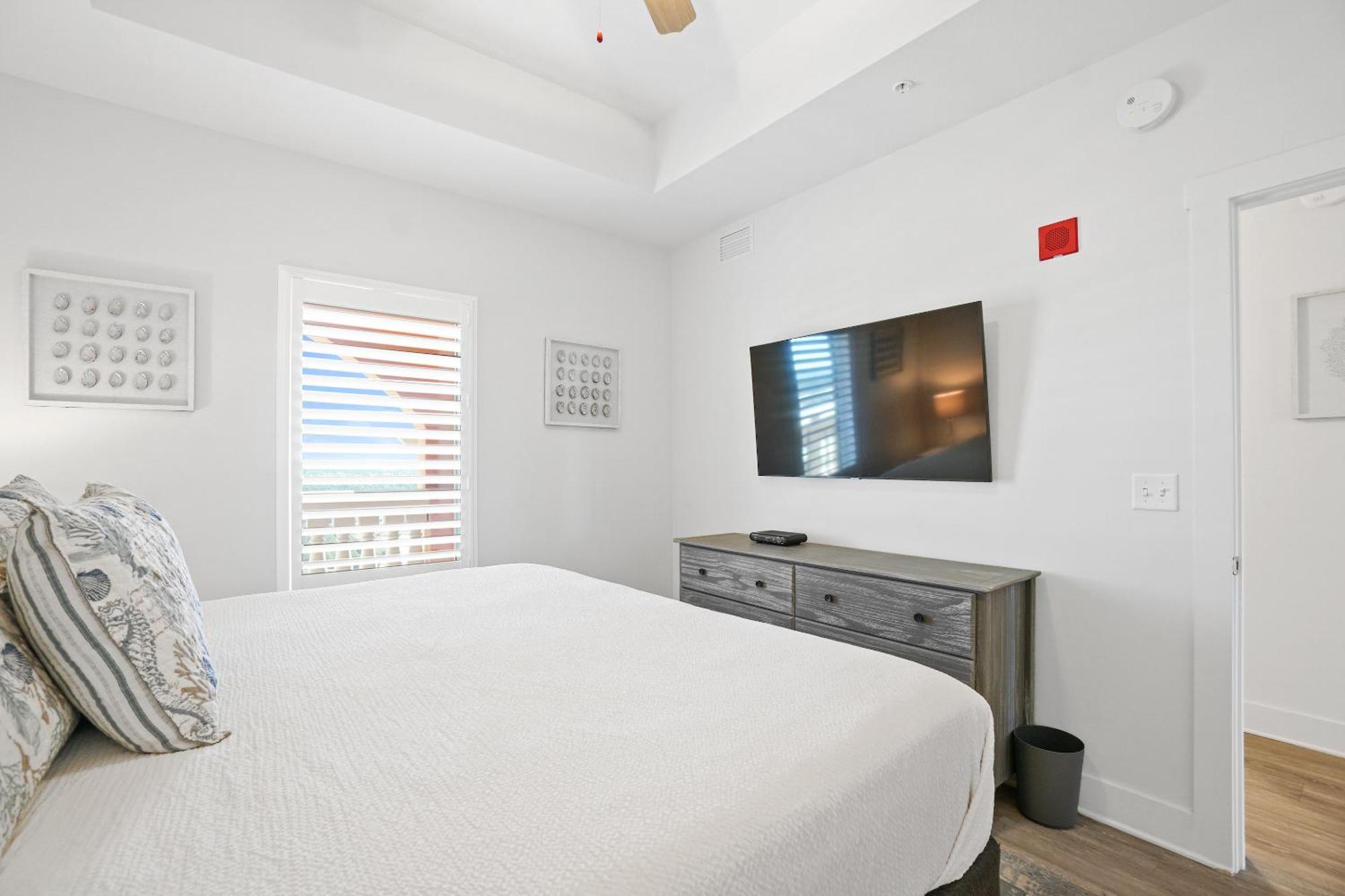 Tower 3 At Calypso Apartment *