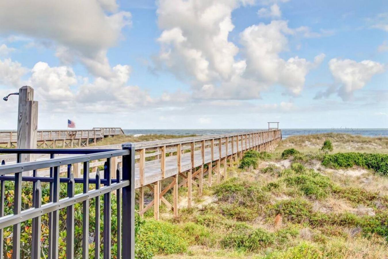 Oceanview Dollar - Balcony - Pool