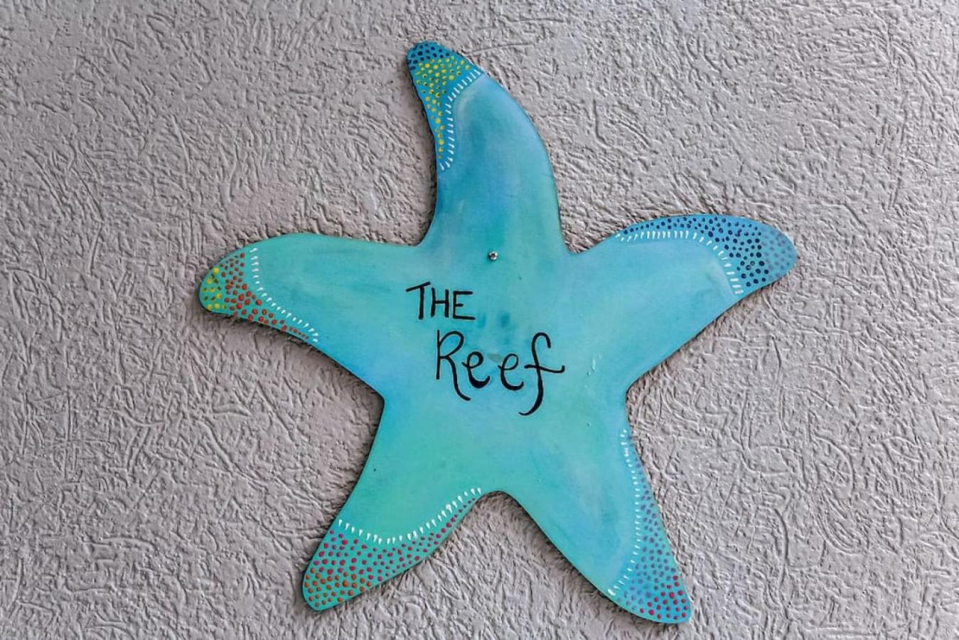 The Reef - Cozy Hideaway - Private Patio - Located Steps From The